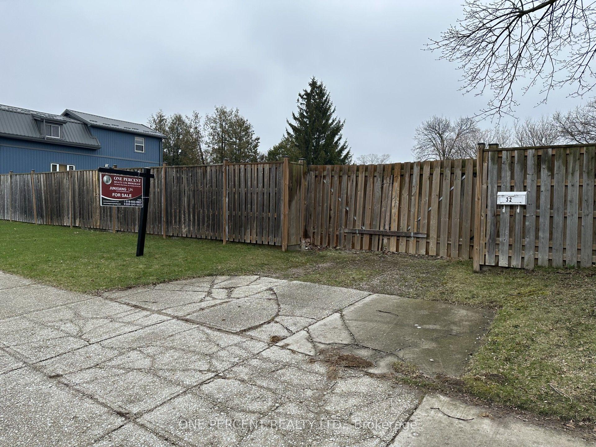 30 Hume Street E — photo 1