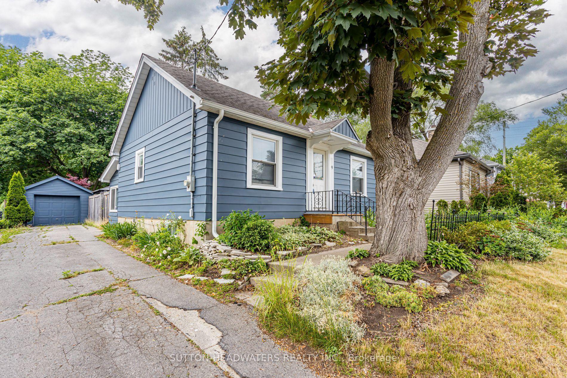 9 FORWARD Avenue — photo 1