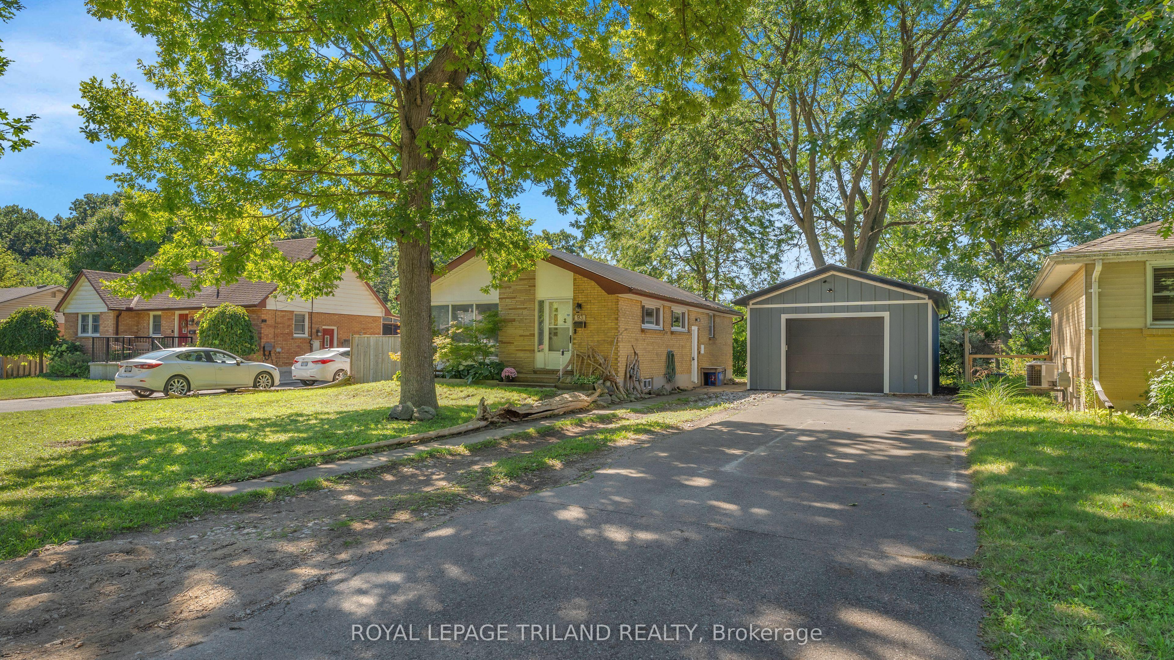 93 Manitoulin Drive — photo 1