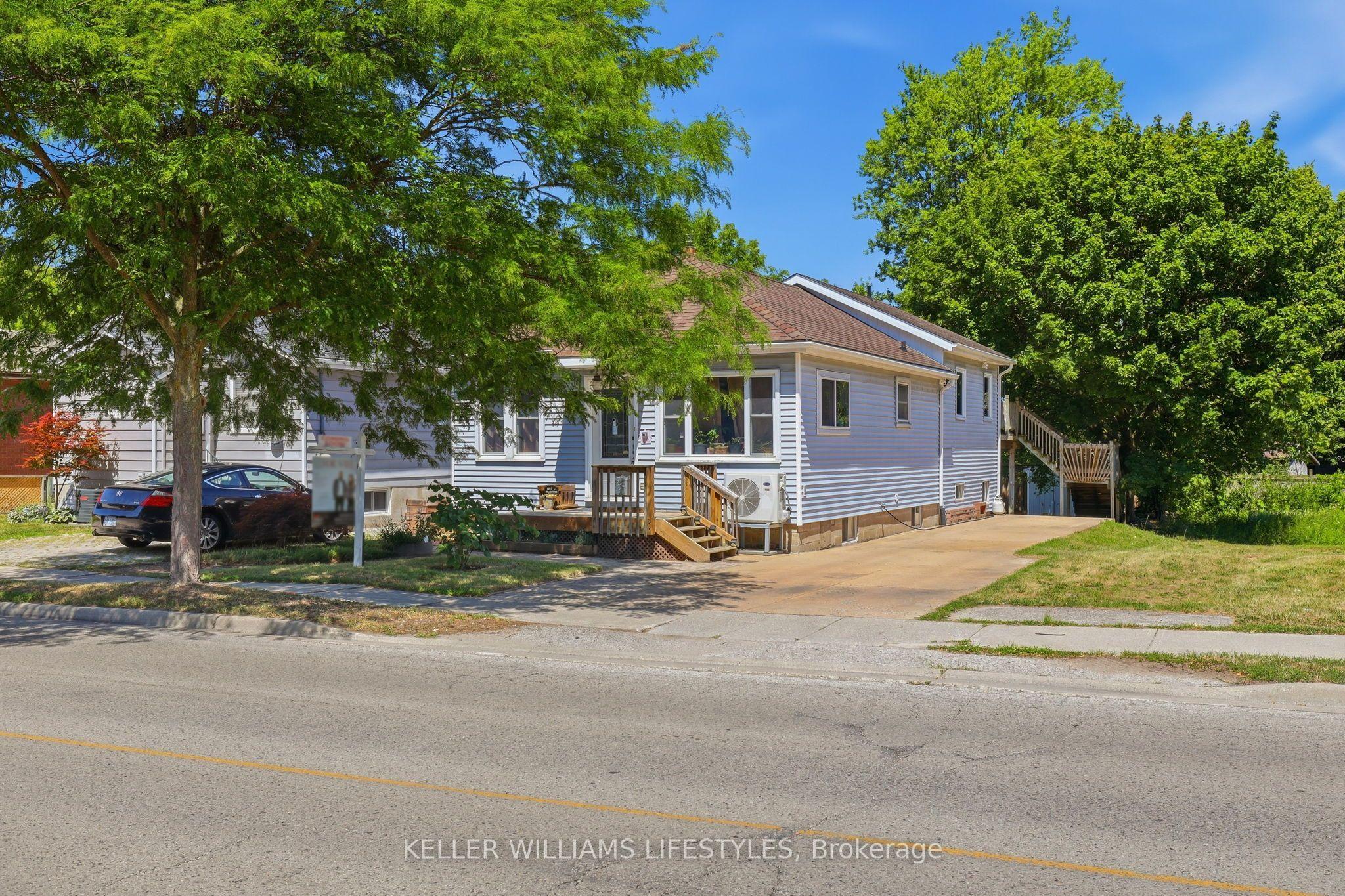118 Emery Street W — photo 1