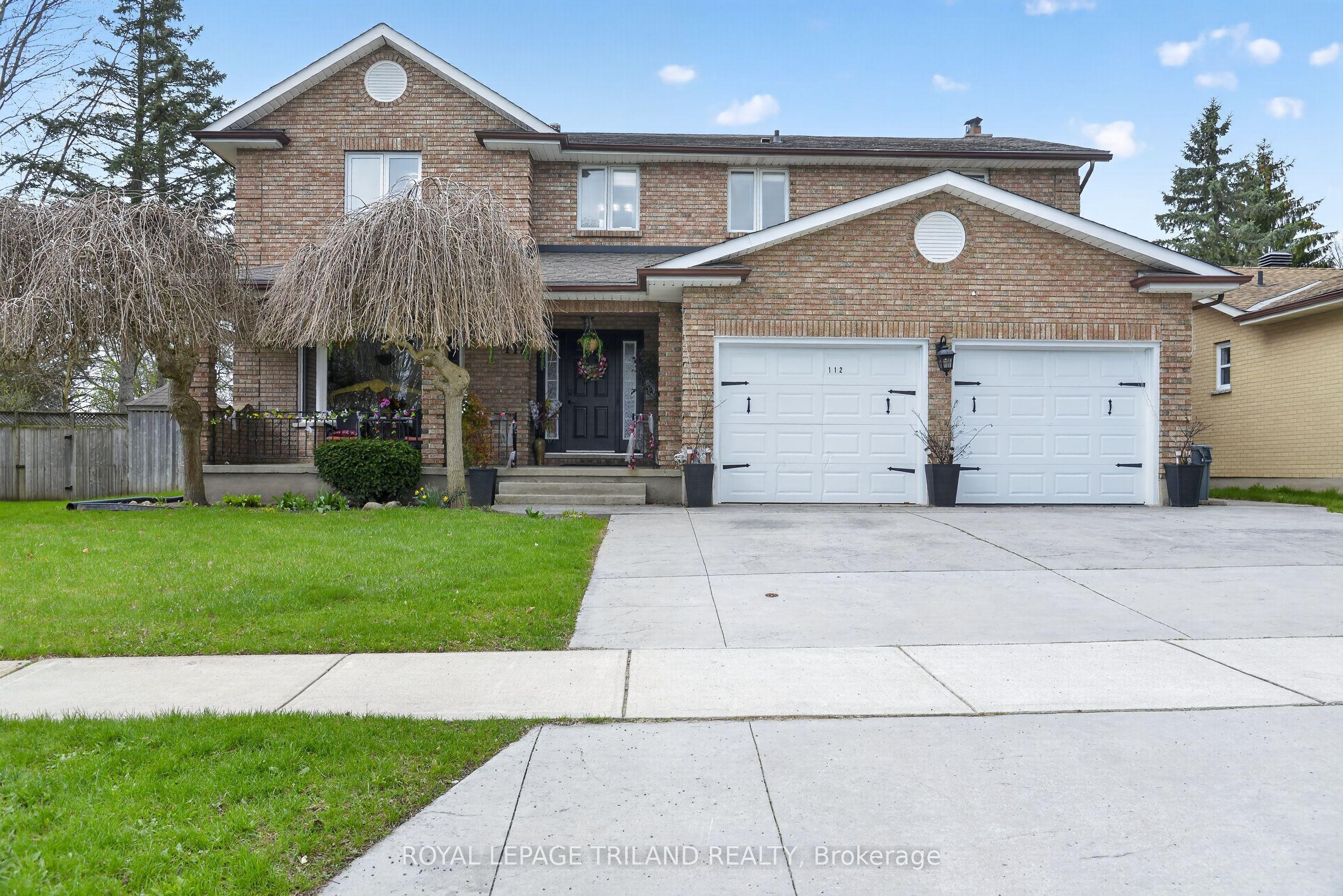 112 Clarendon Crescent — photo 1