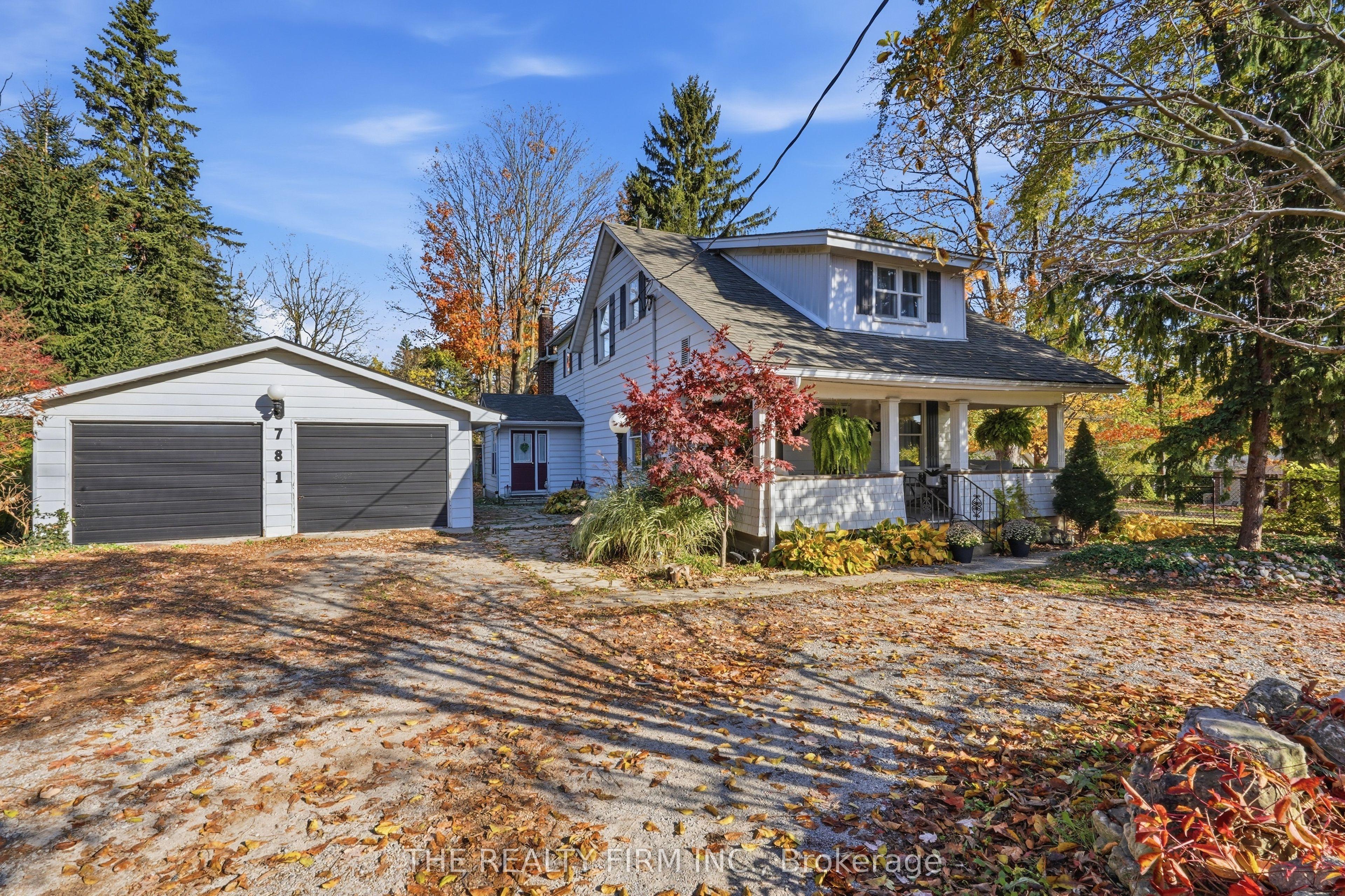 781 COMMISSIONERS Road W — photo 1