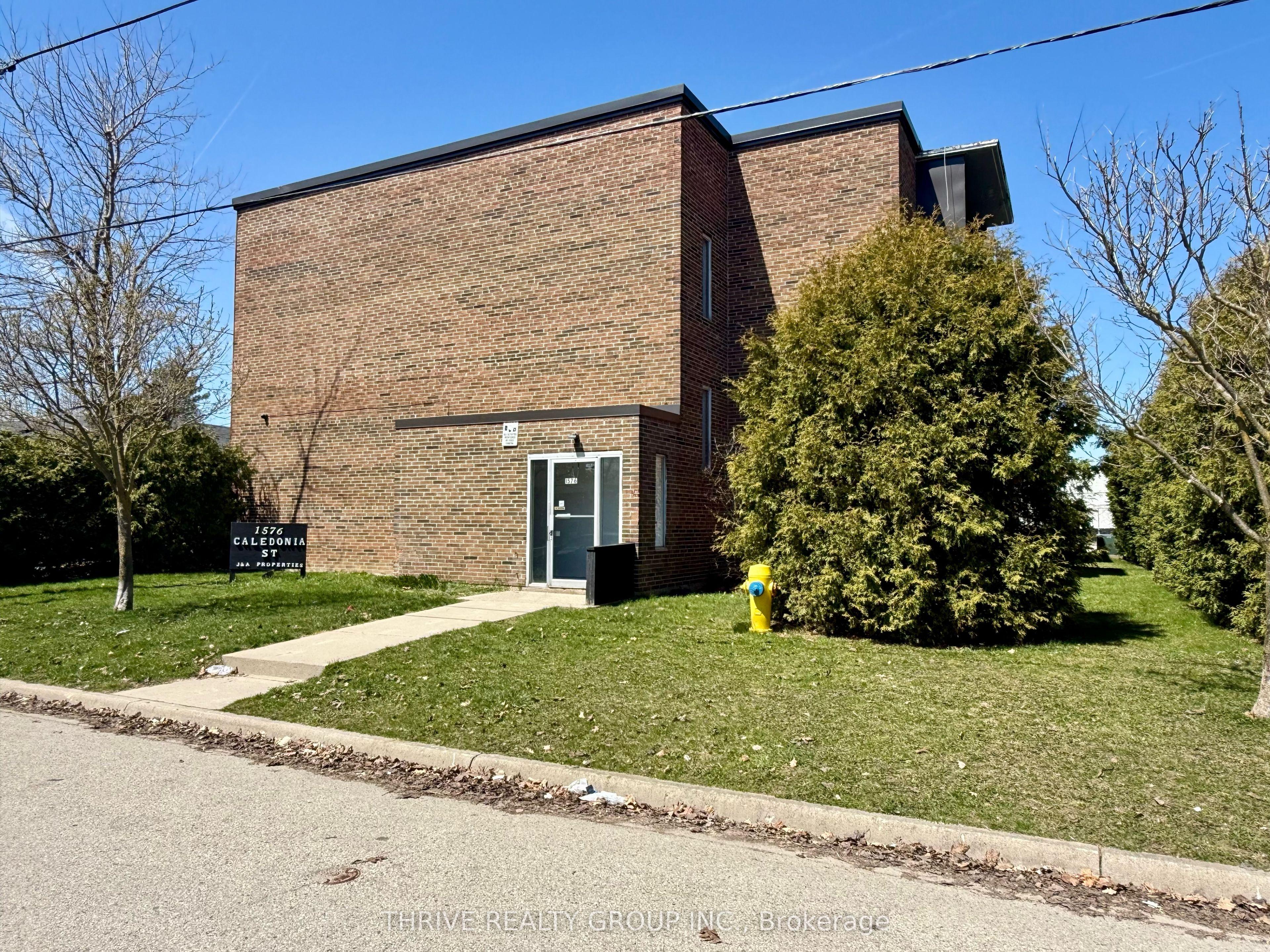 1576 Caledonia Street — photo 1