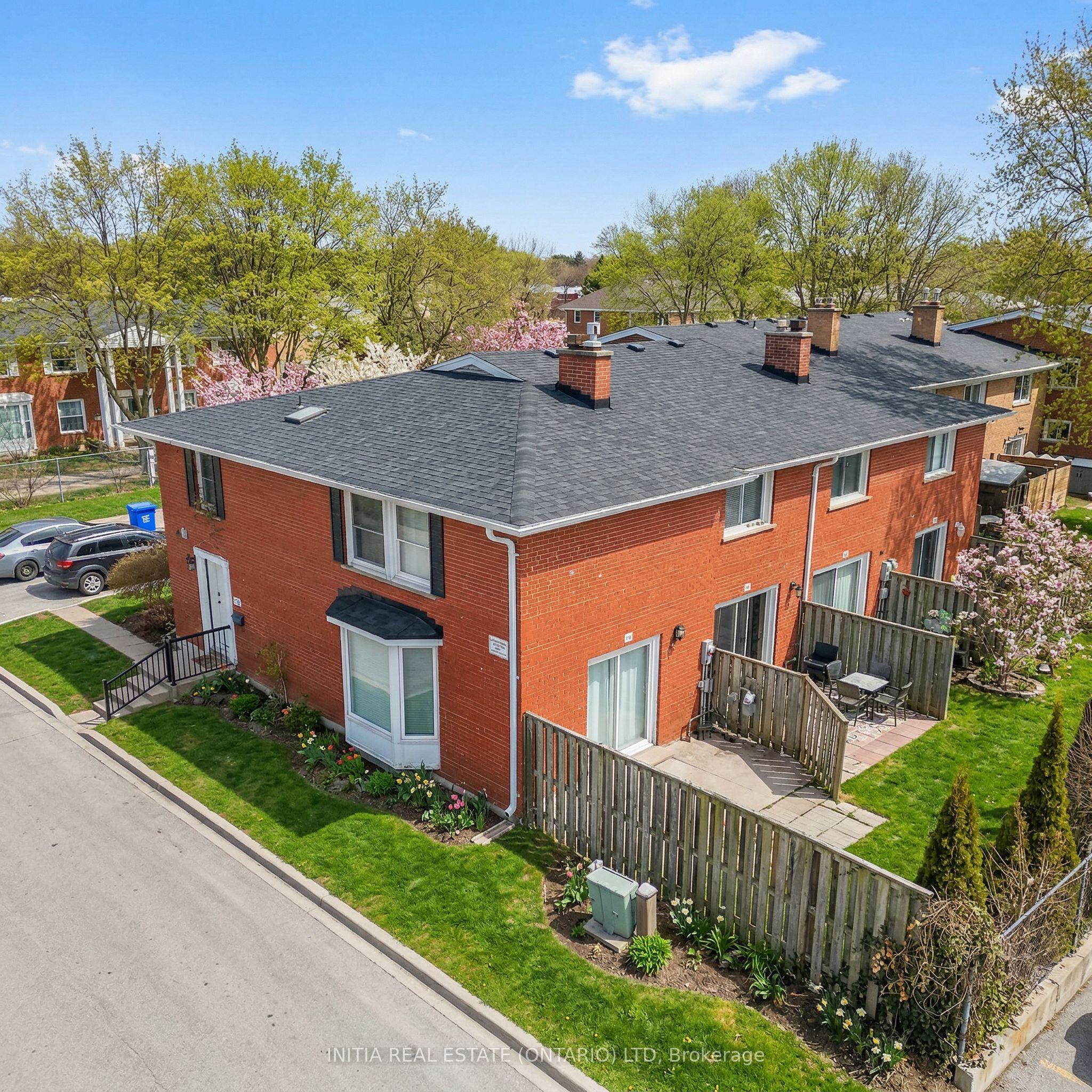 55 Arbour Glen Crescent — photo 1