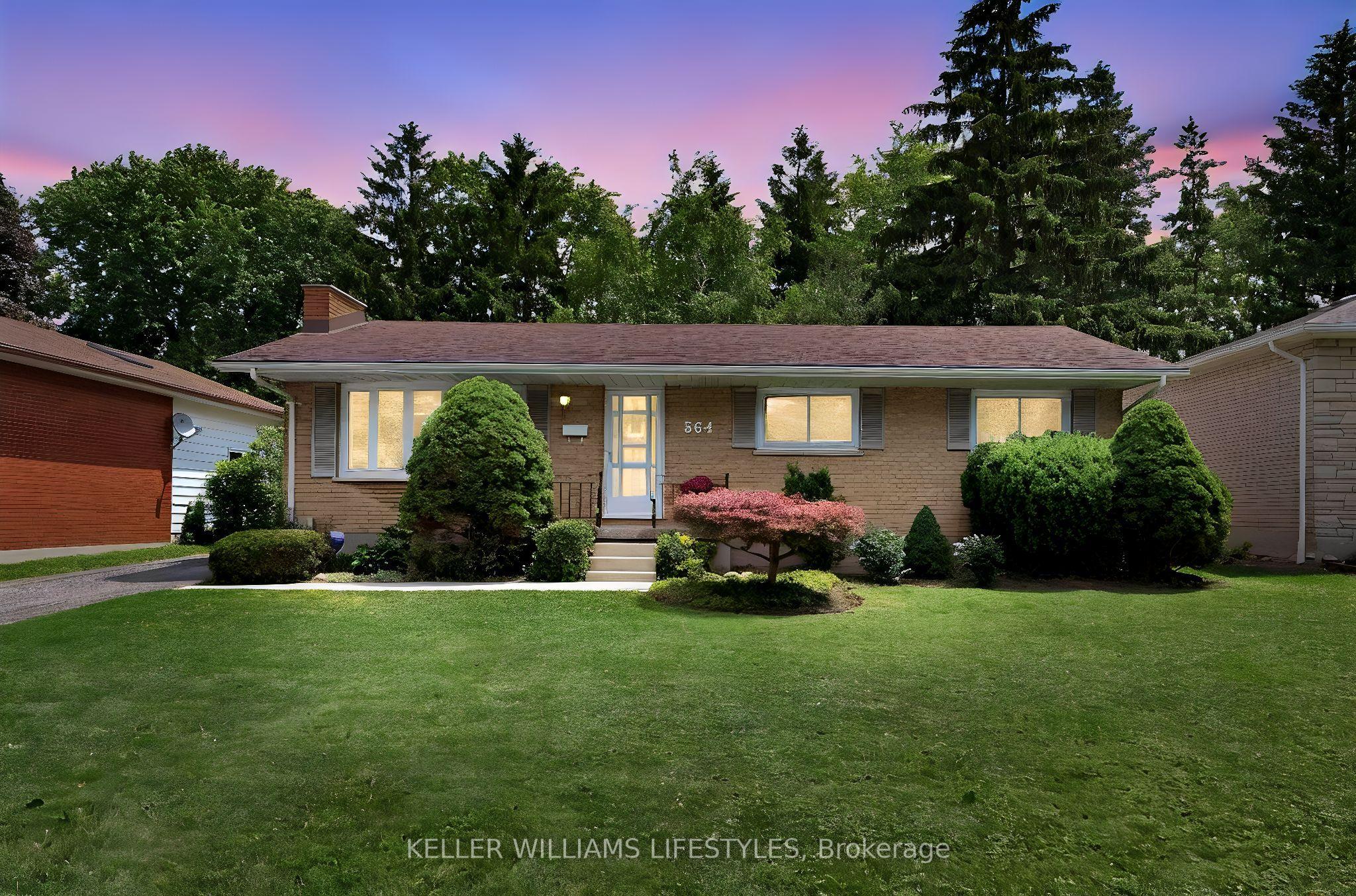 564 CHIDDINGTON Avenue — photo 1