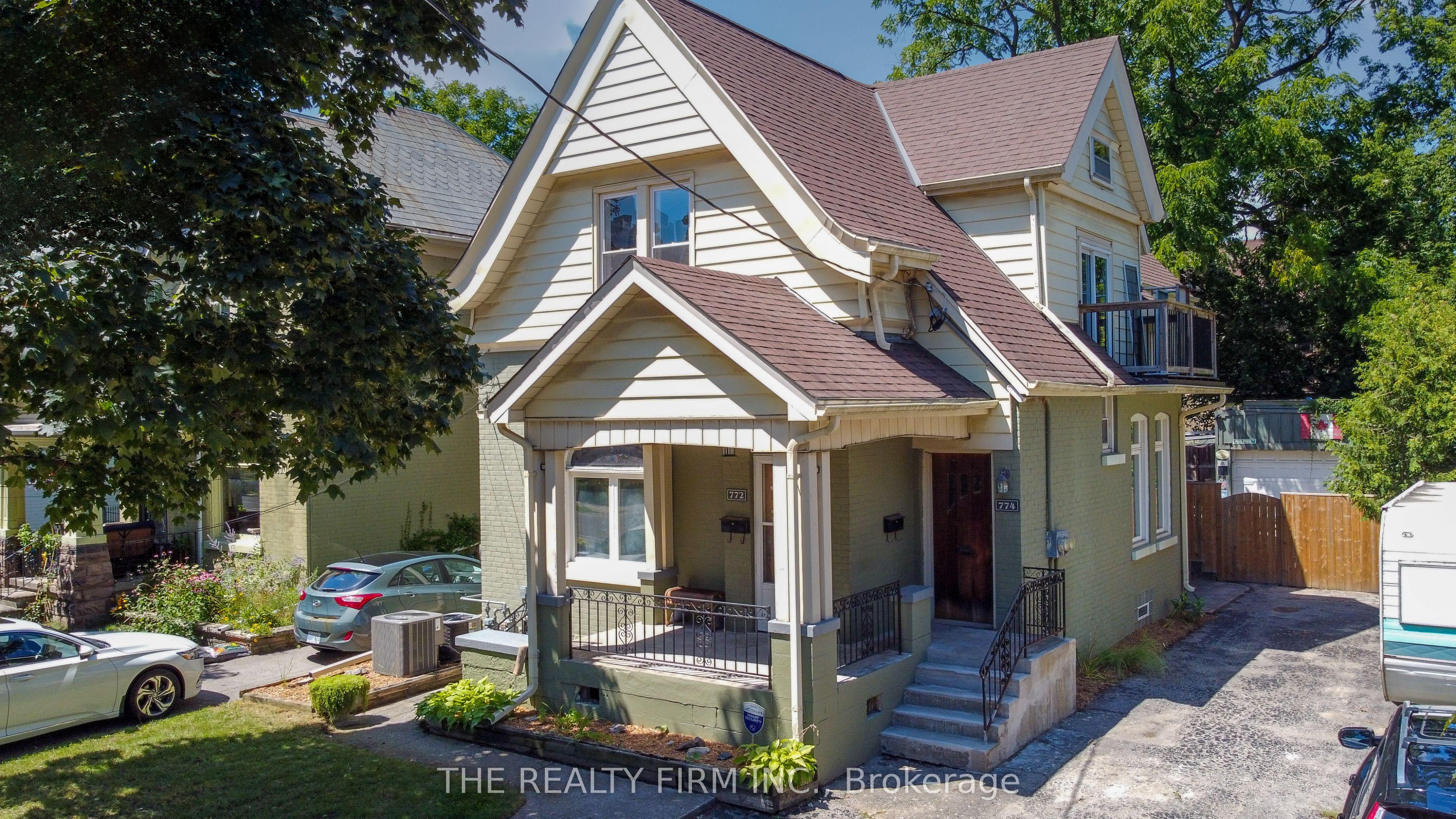 772-774 Queens Avenue — photo 1