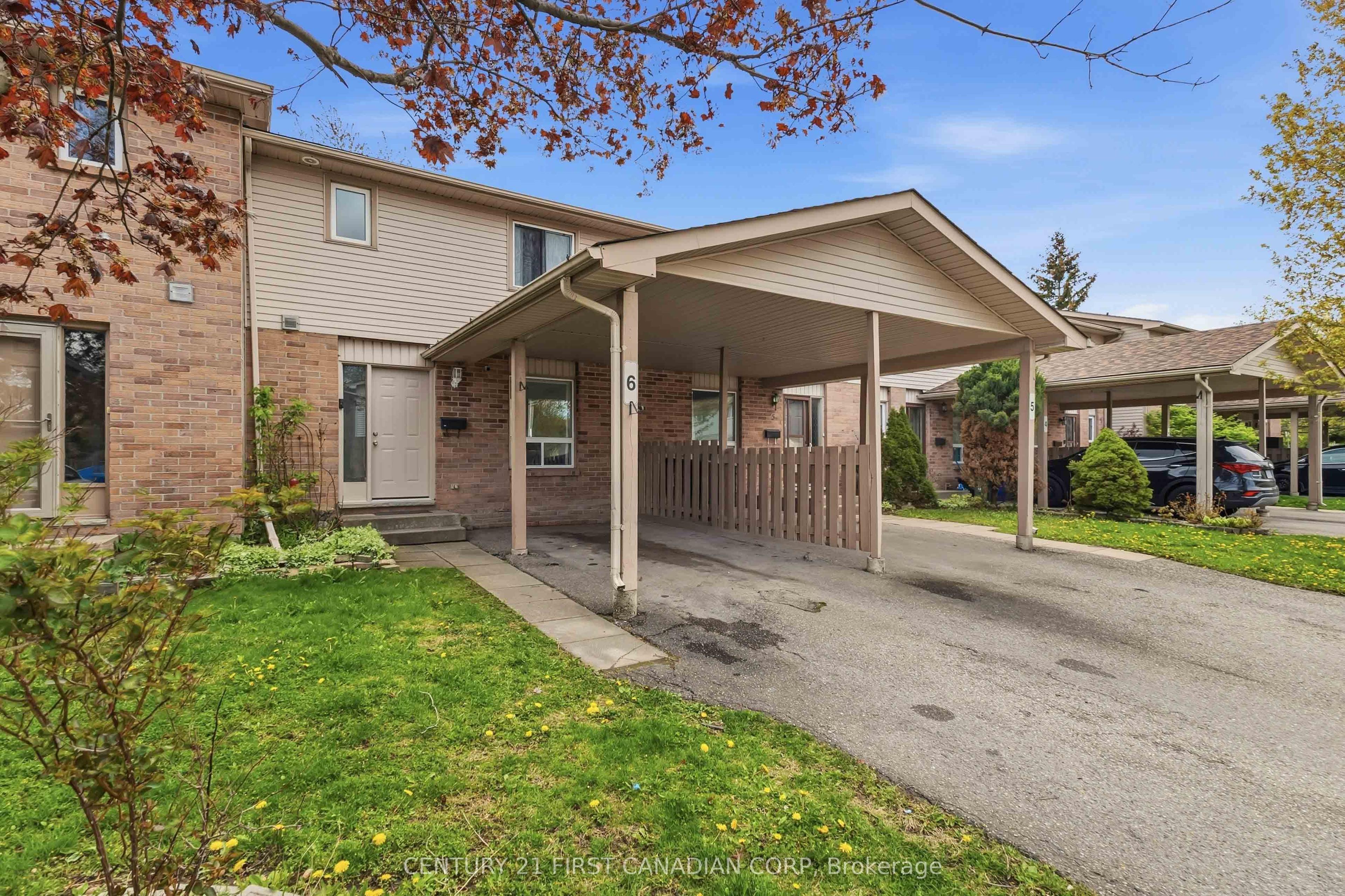720 Deveron Crescent, Unit 6 — photo 1