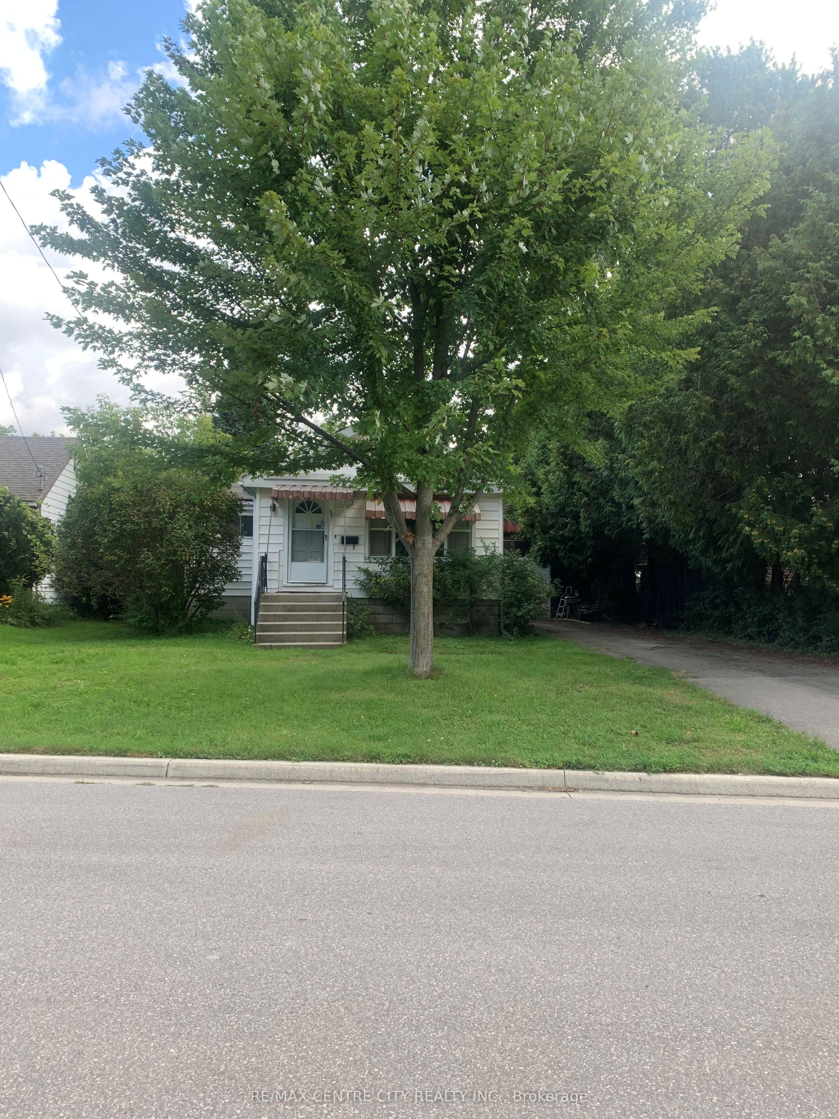 57 Britannia Avenue — photo 1