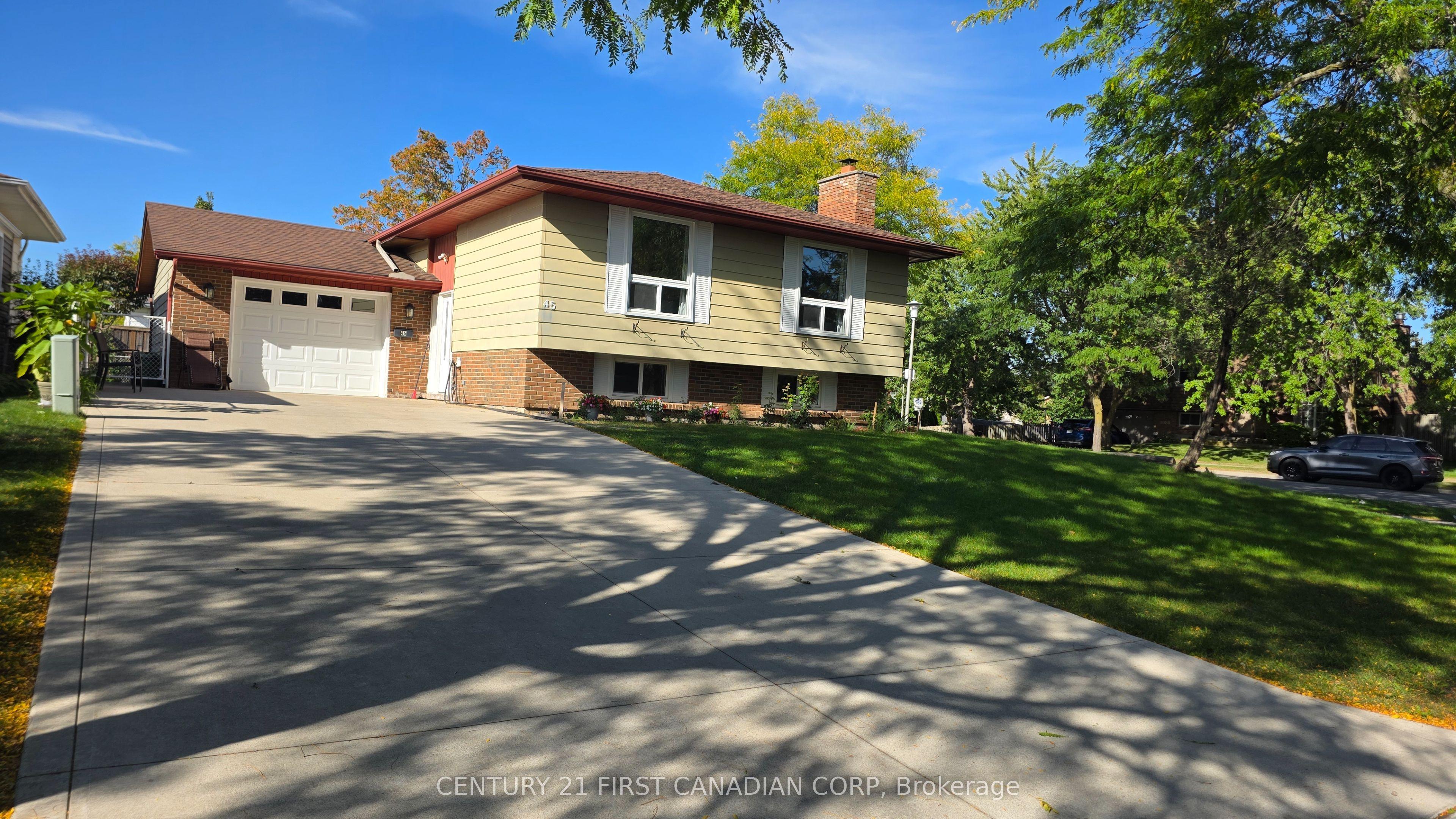 45 Locust Crescent — photo 1