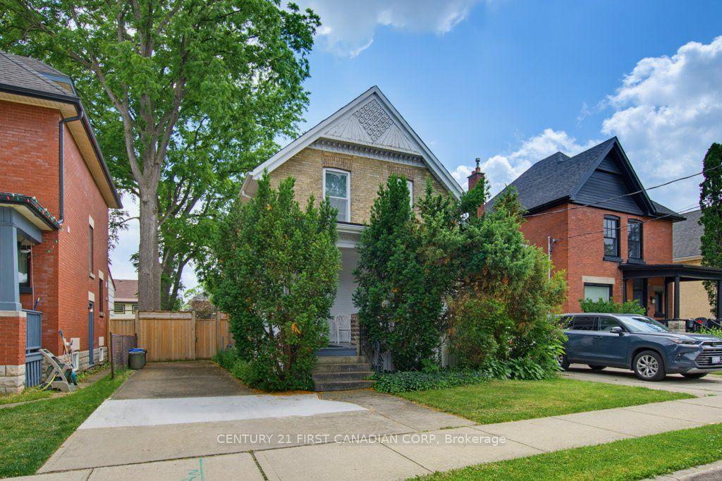 243 Tecumseh Avenue E — photo 1