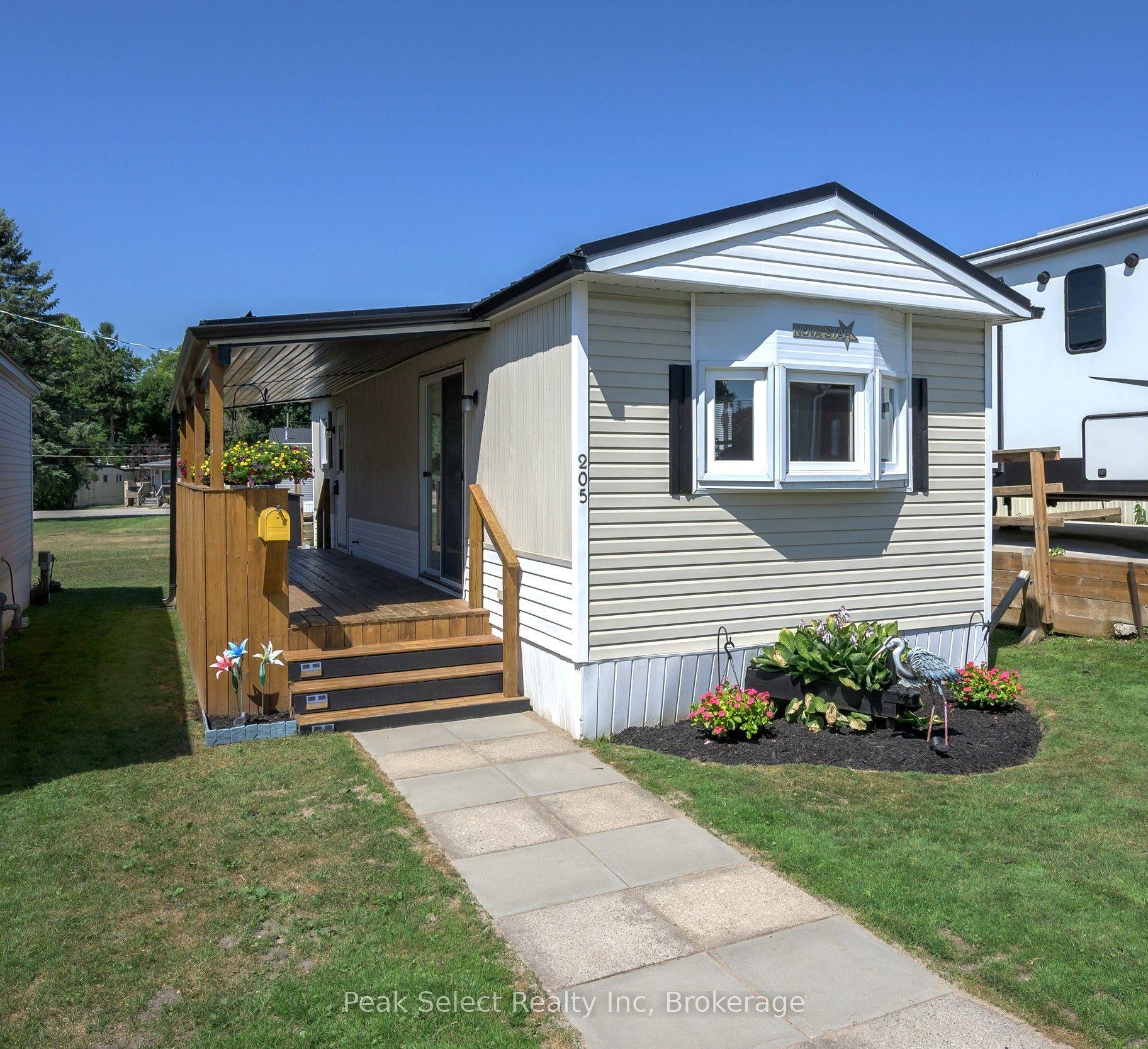 198 Springbank Drive, Unit 205 — photo 1