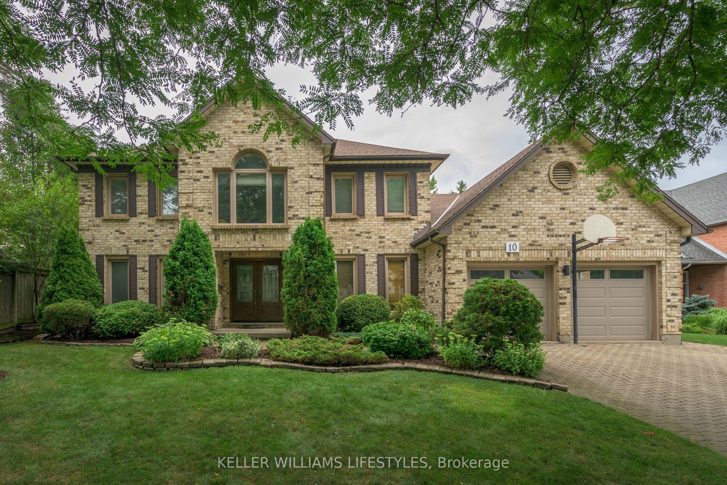 10 Debbie Lane — photo 1