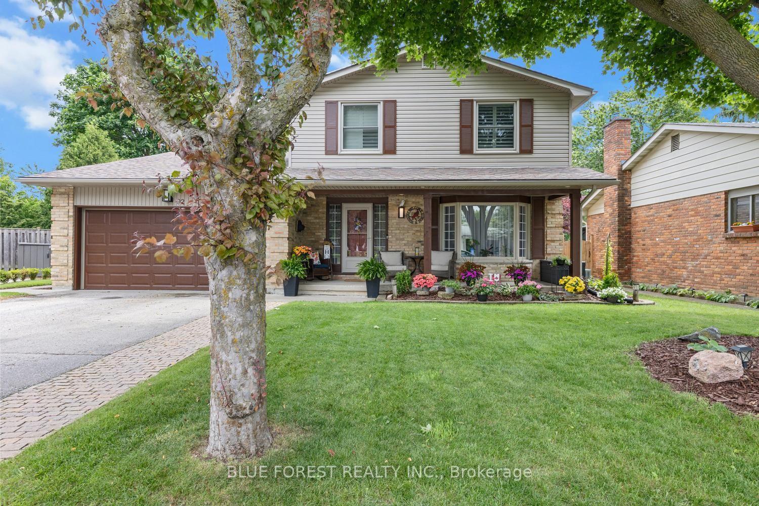 92 Salem Court — photo 1