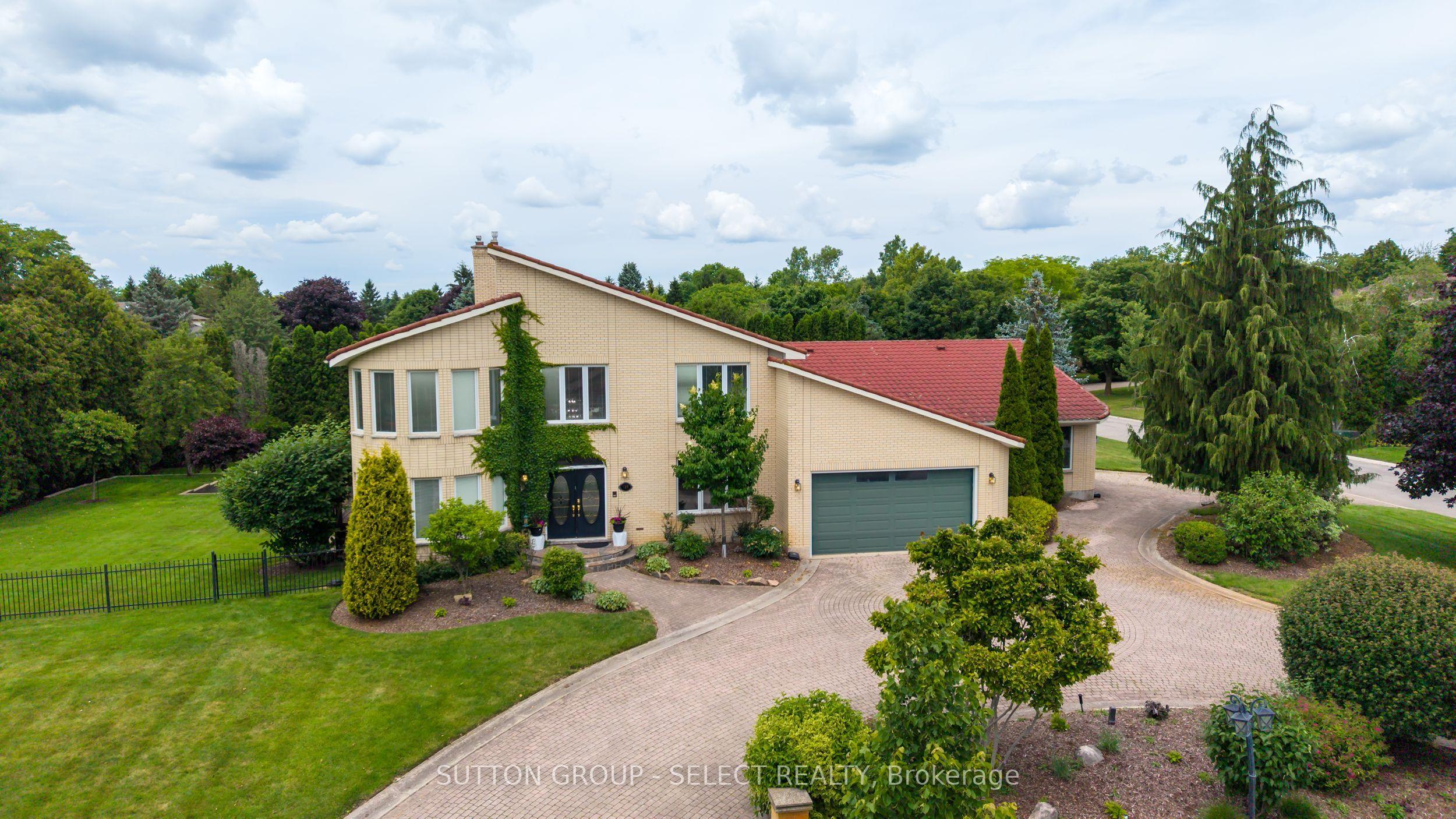 719 Franklinway Crescent — photo 1