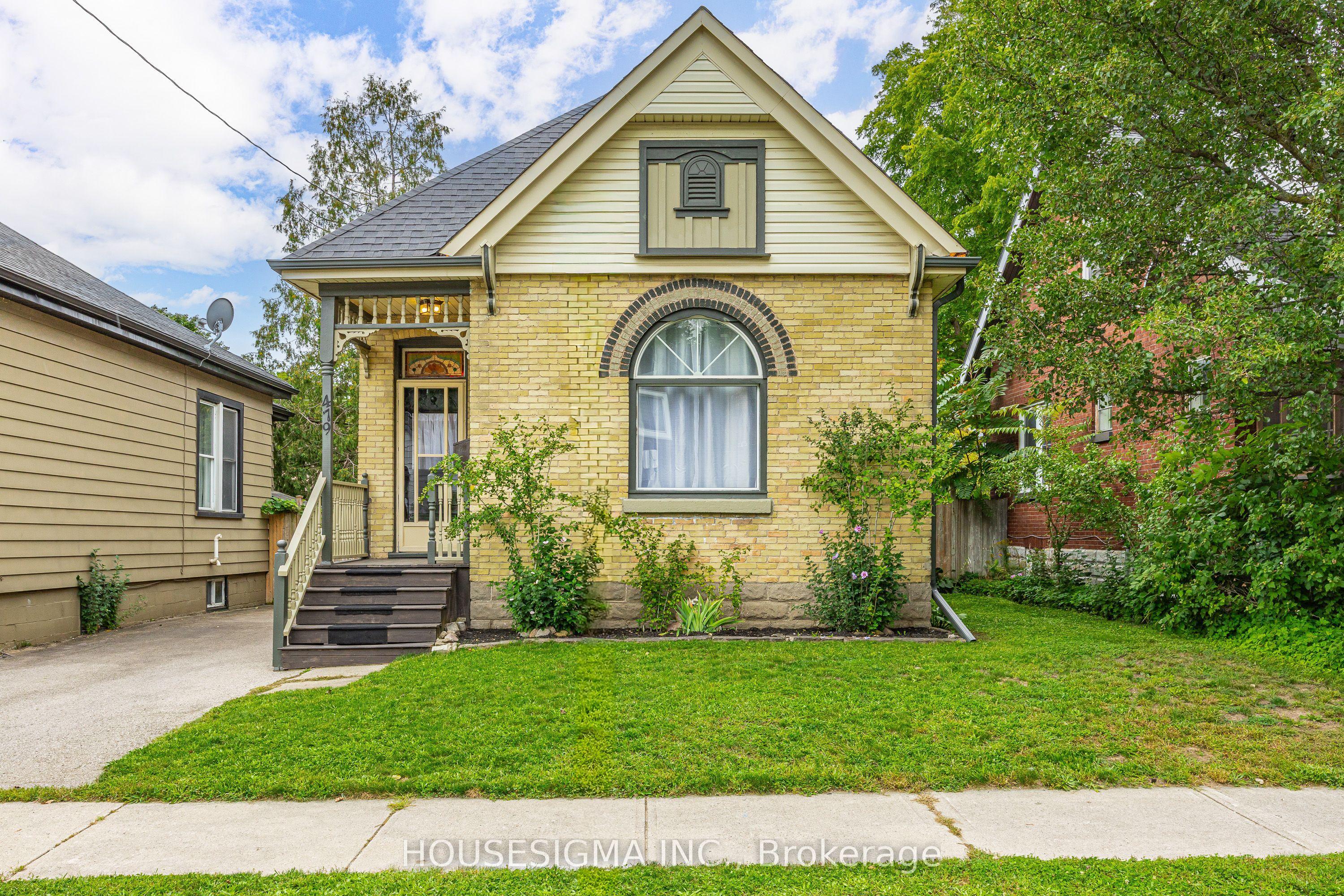 479 Woodman Avenue — photo 1