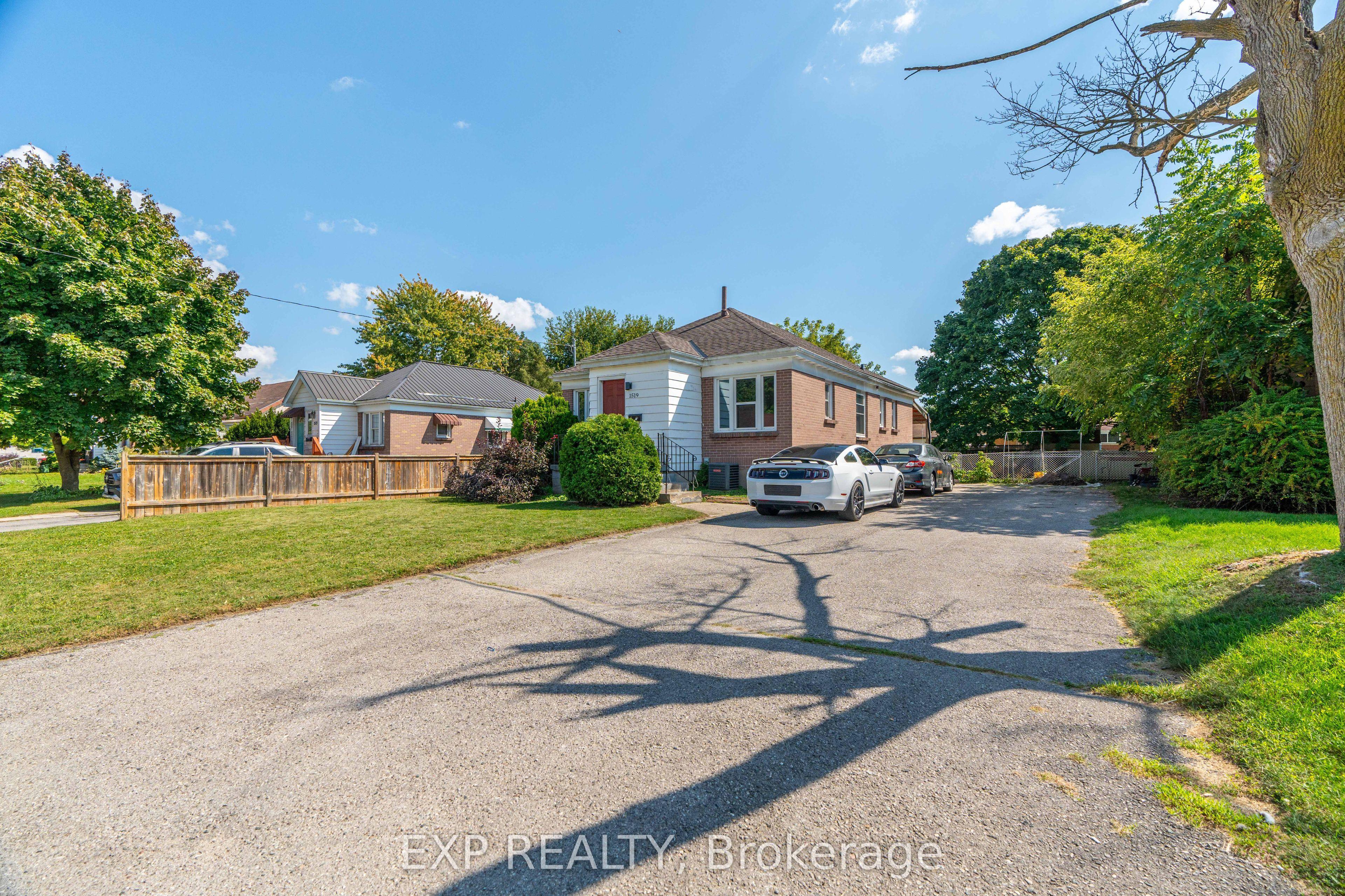 1519 Howland Avenue — photo 1