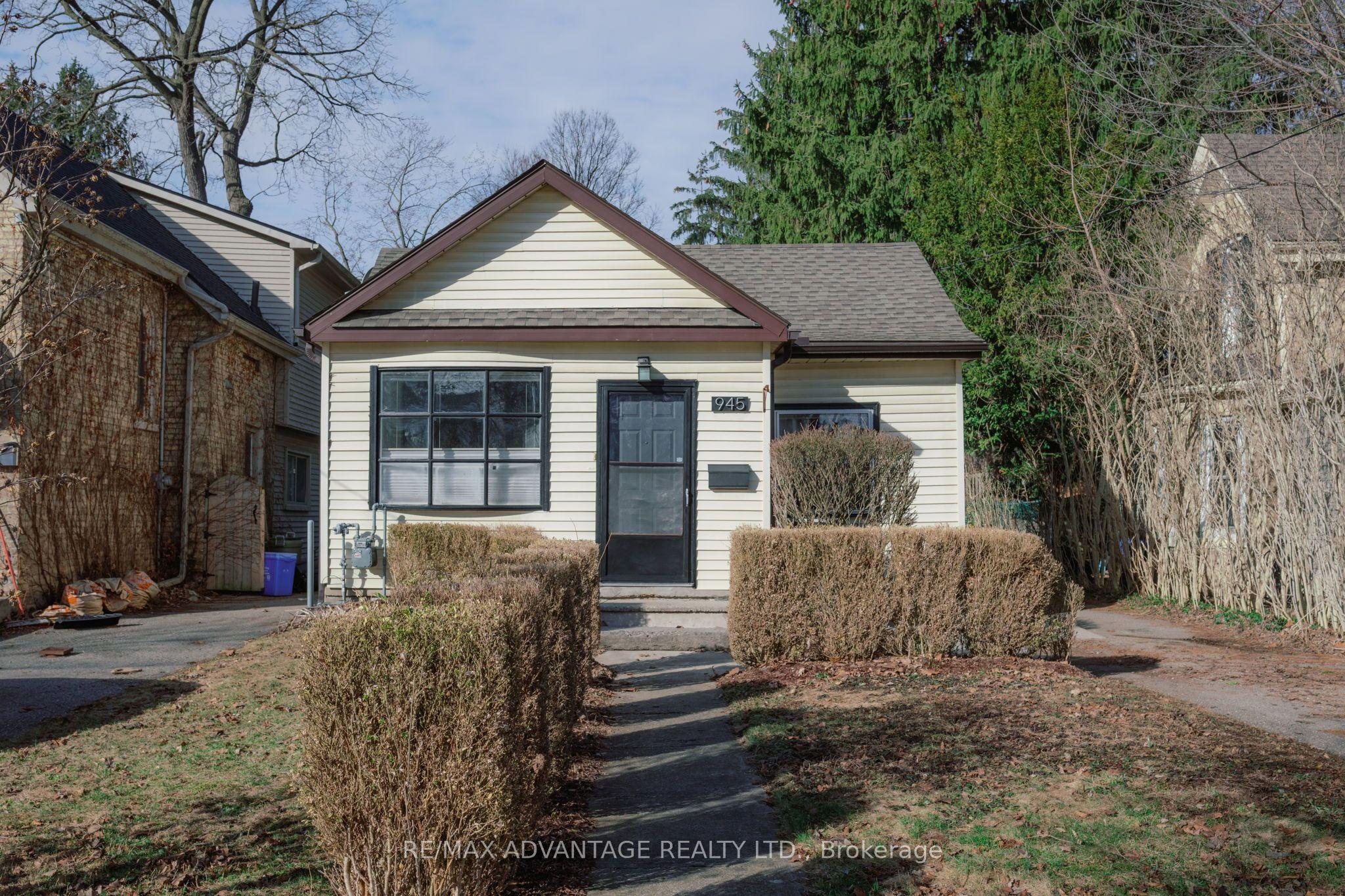 945 Colborne Street — photo 1