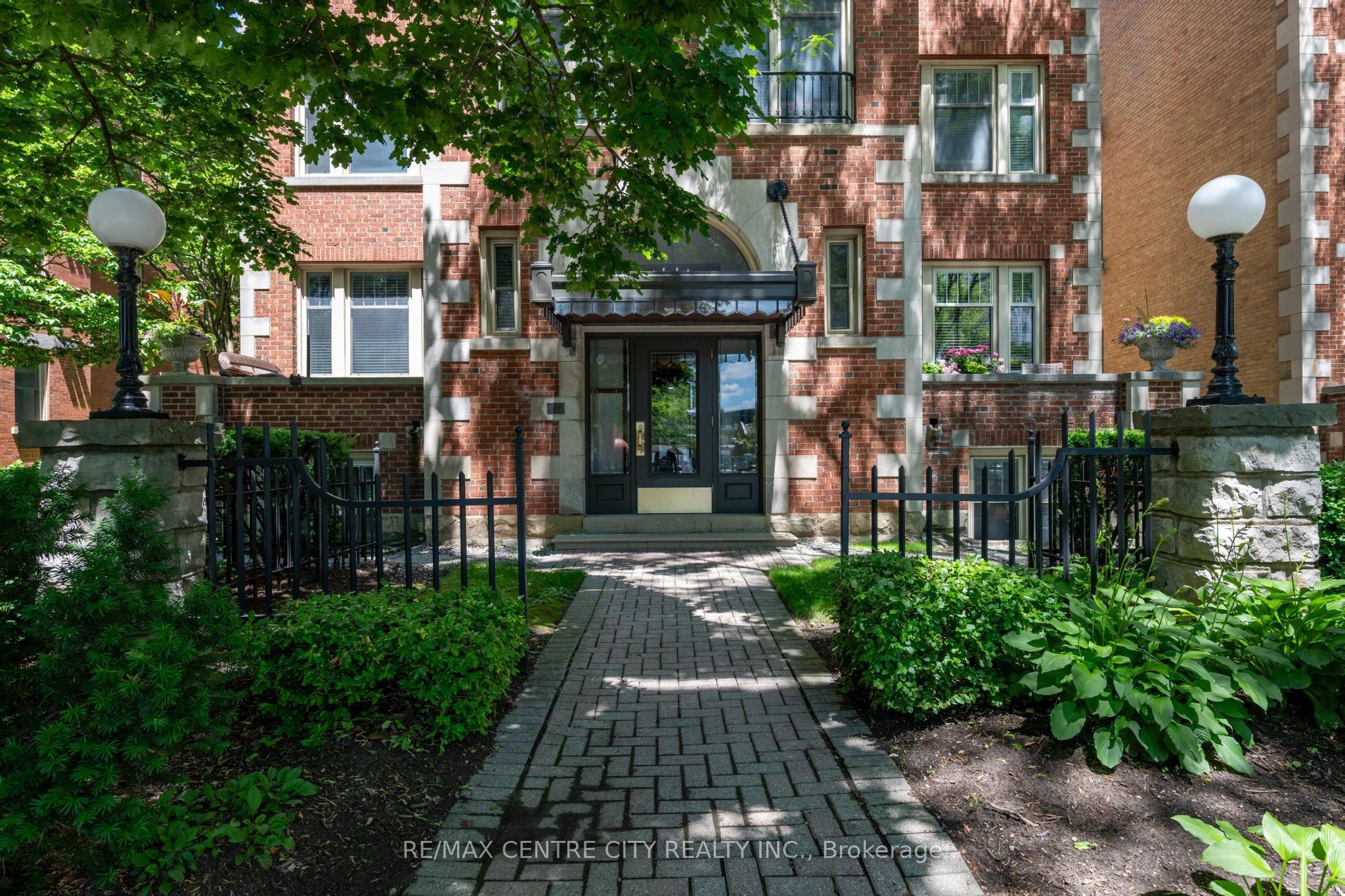 280 Queens Avenue S, Unit 401 — photo 1