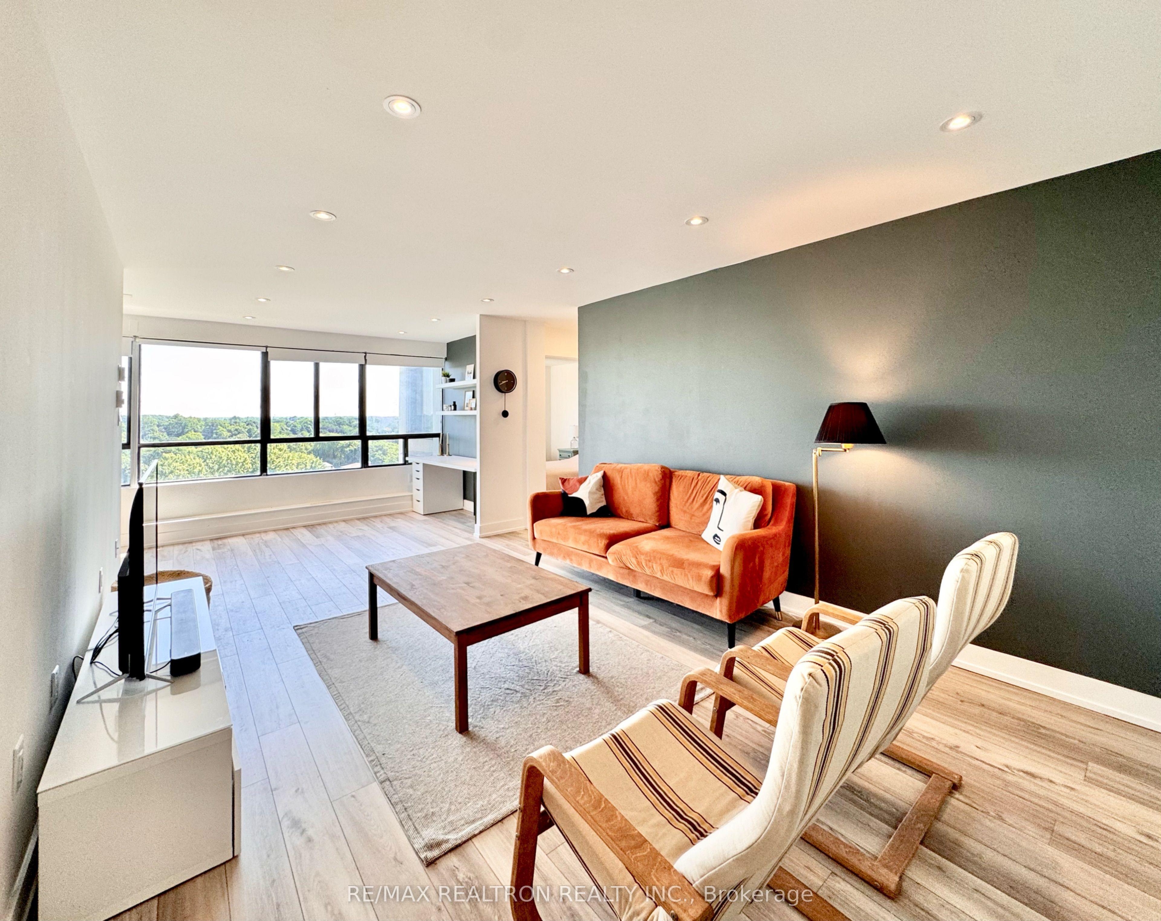 1600 Adelaide Street N, Unit 905 — photo 1