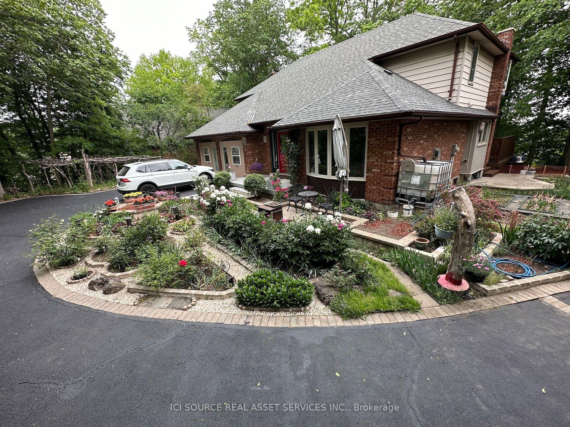 350 Sarnia Road — photo 1