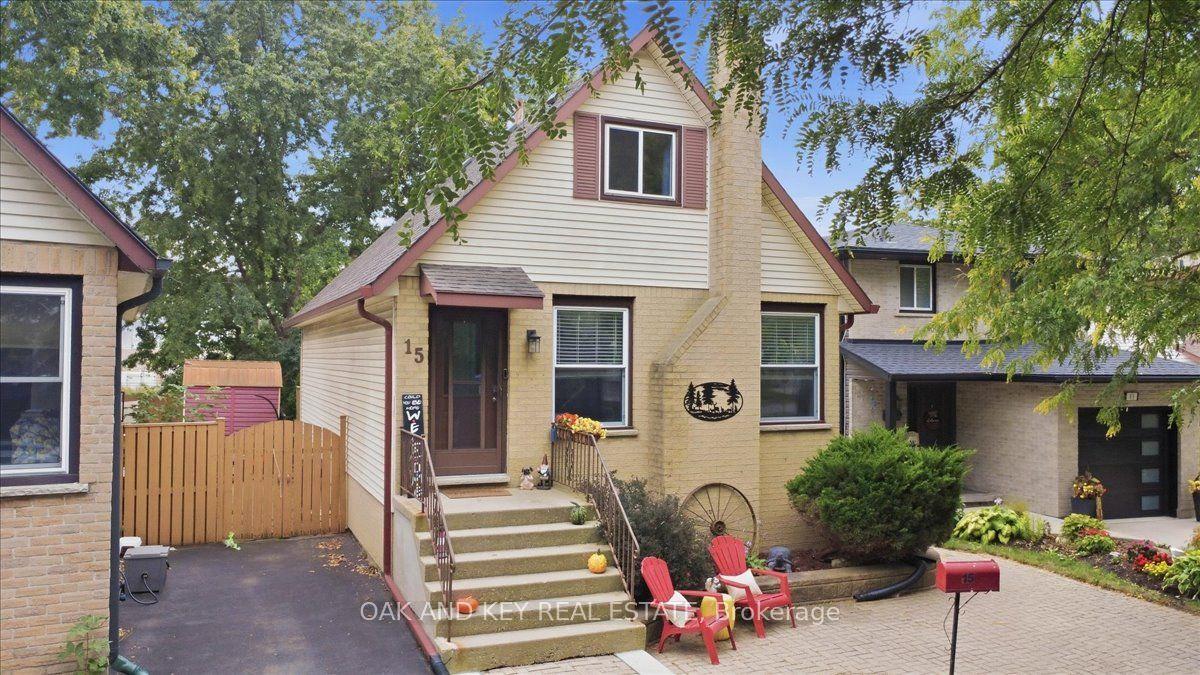 15 Chancton Crescent — photo 1
