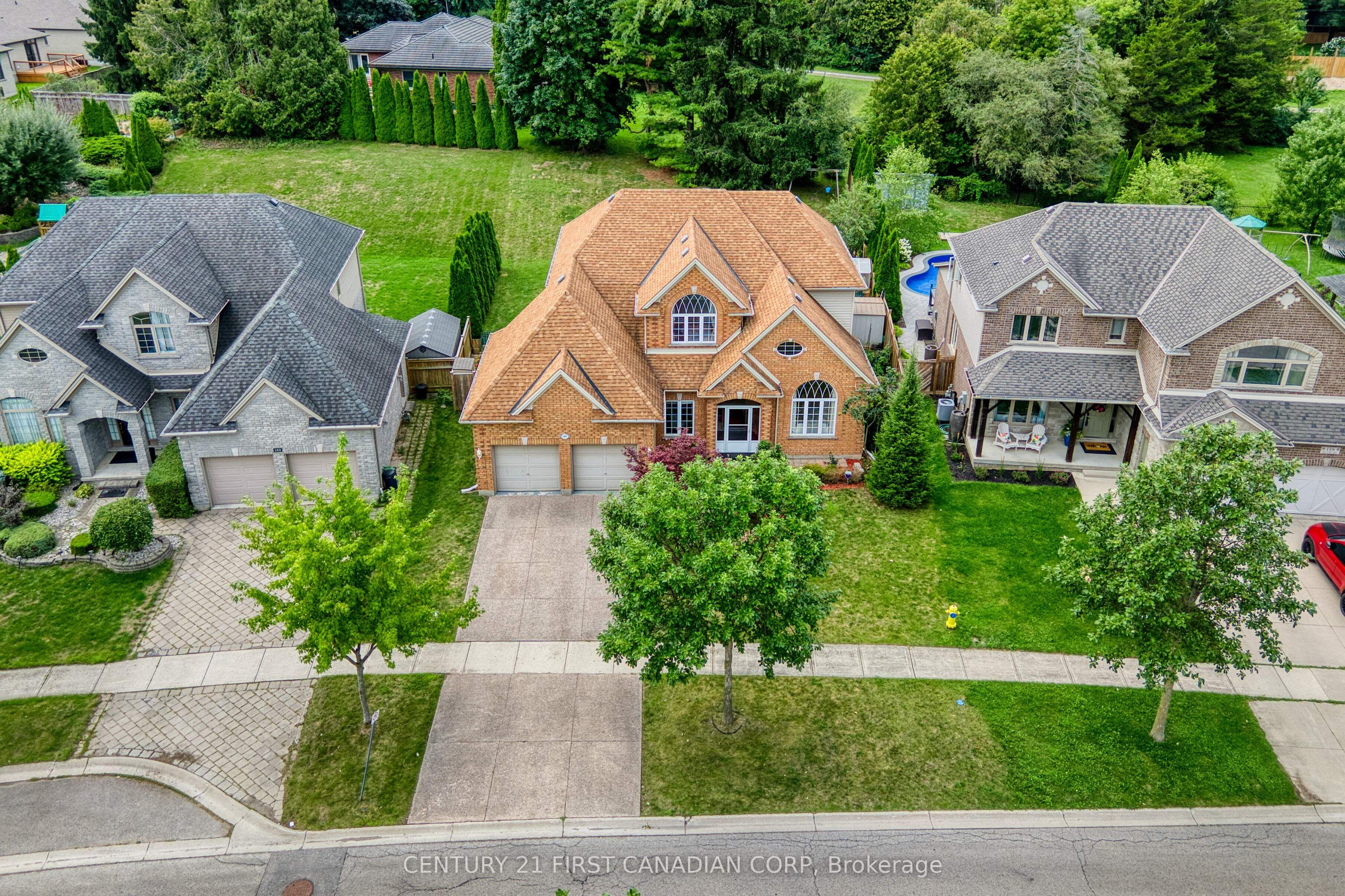 149 Skyline Avenue — photo 1