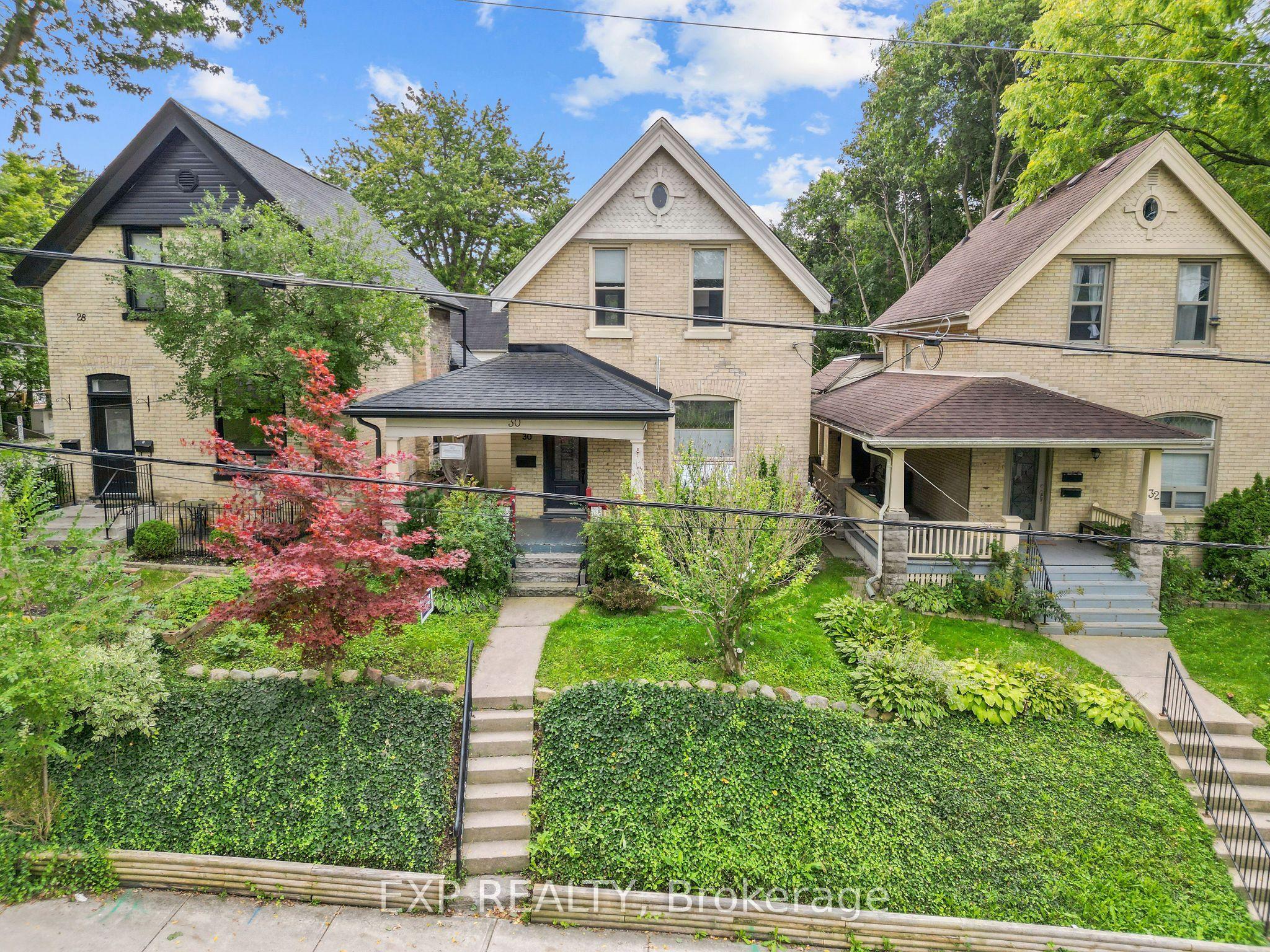 30 Springbank Drive — photo 1