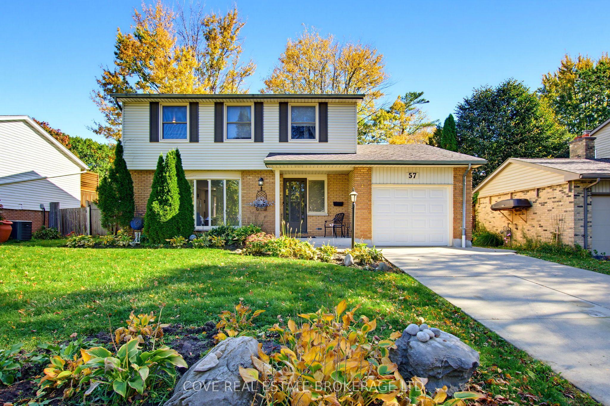 57 Lloyd Manor Crescent — photo 1