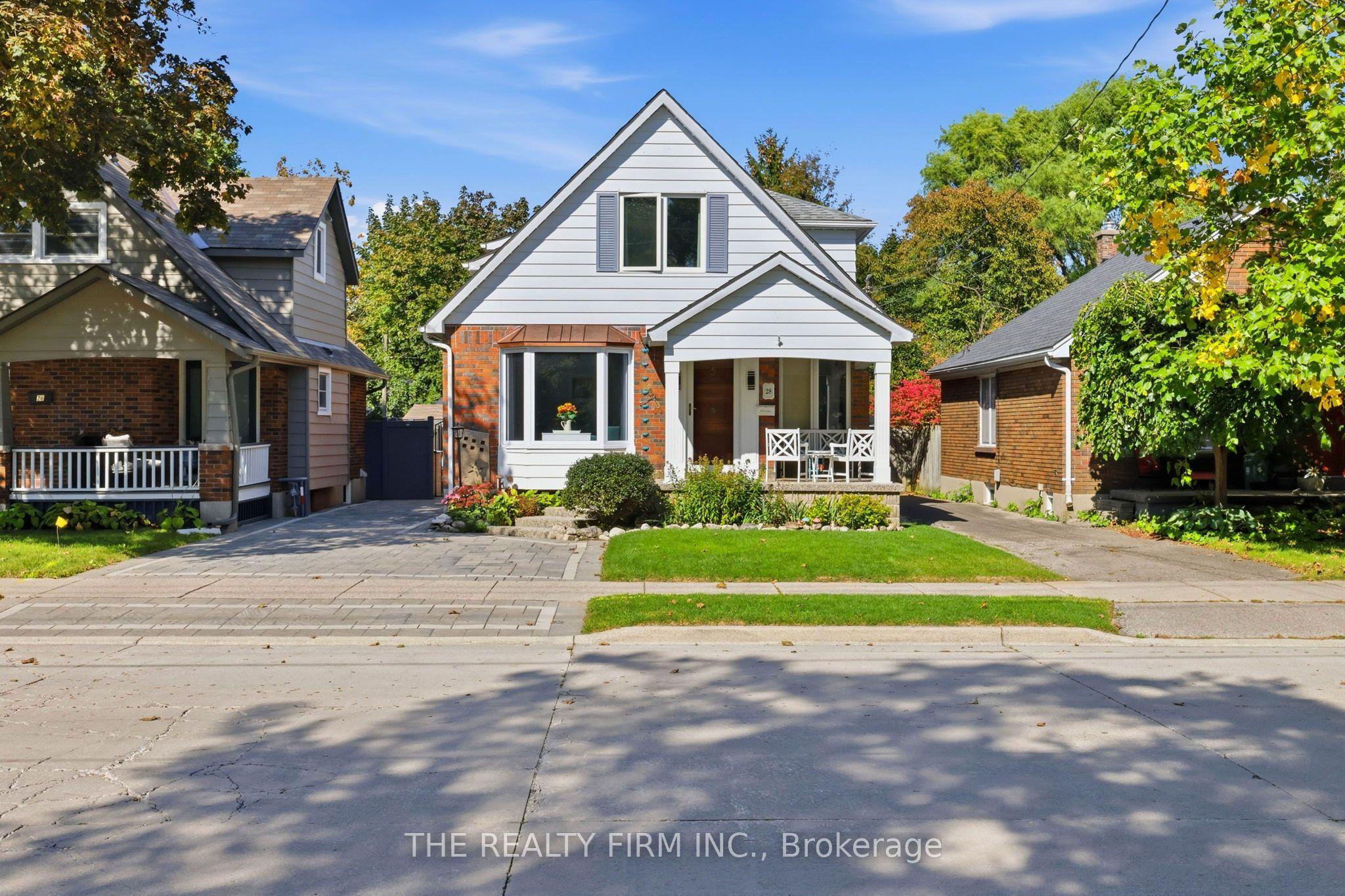 28 Thomas Janes Drive — photo 1