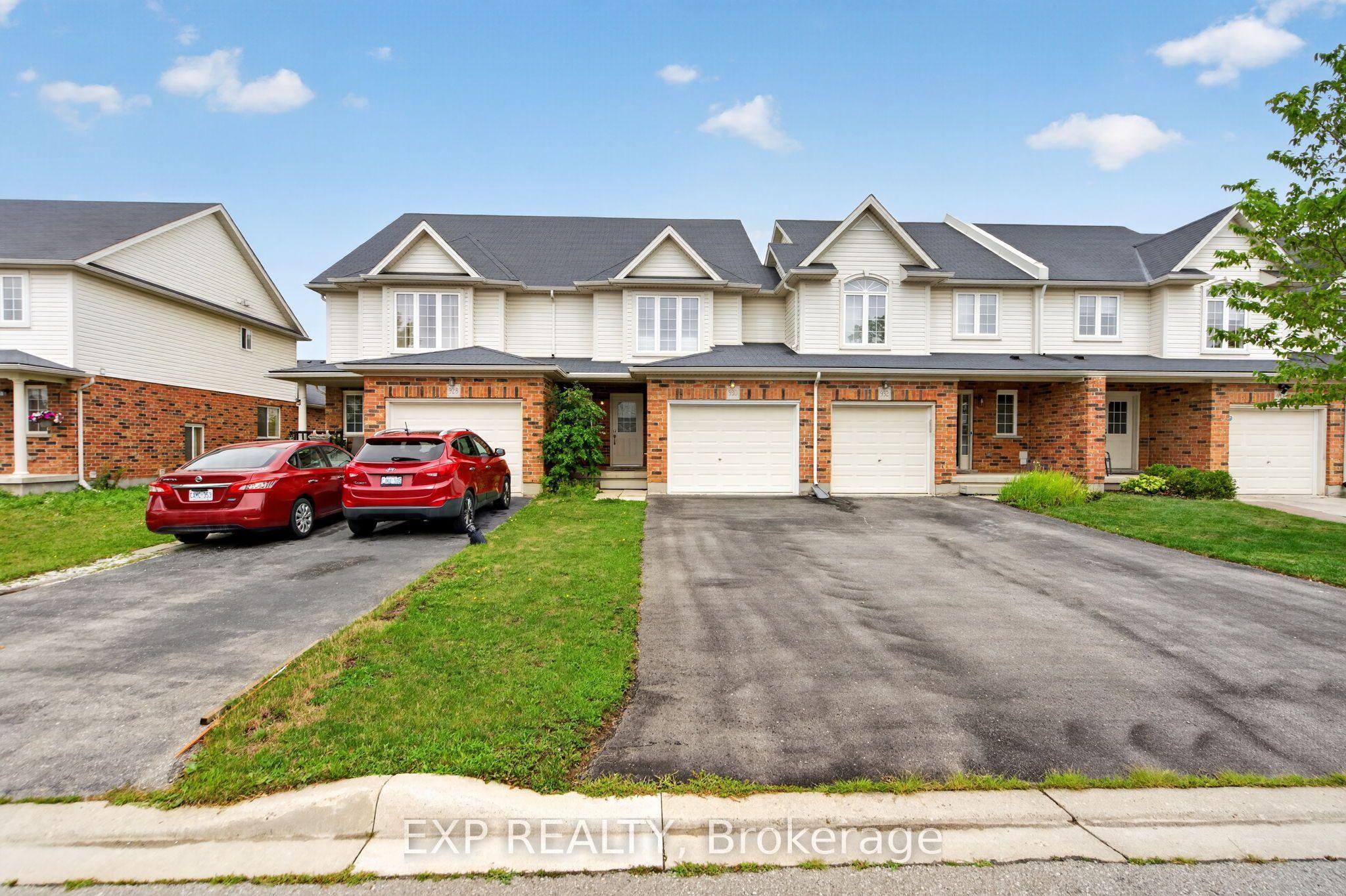 930 Silverfox Crescent — photo 1