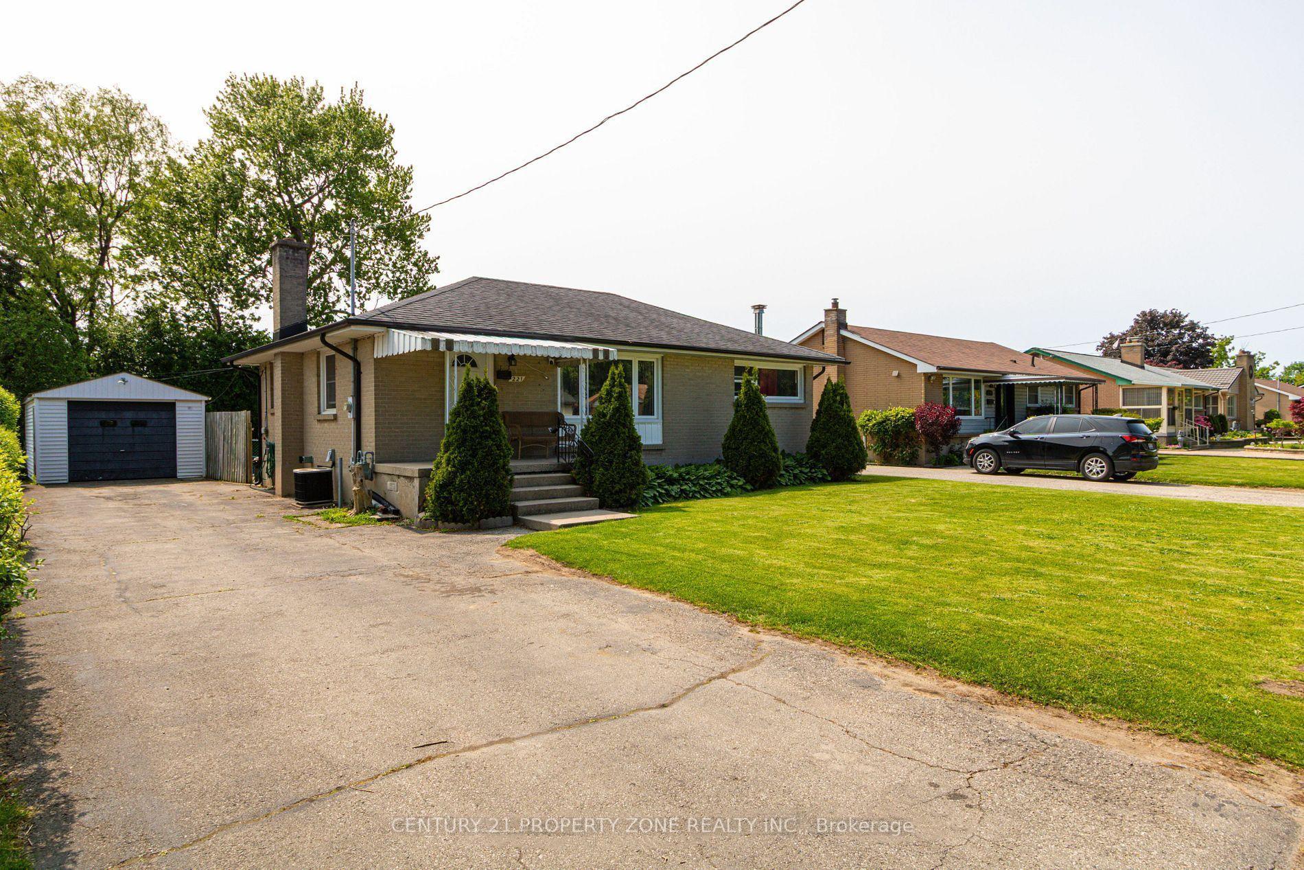 221 STARLIGHT Avenue — photo 1