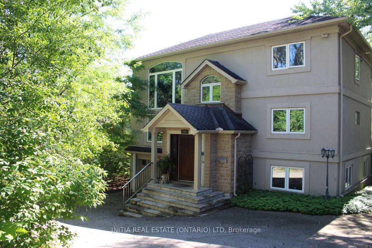 754 Riverside Drive — photo 1