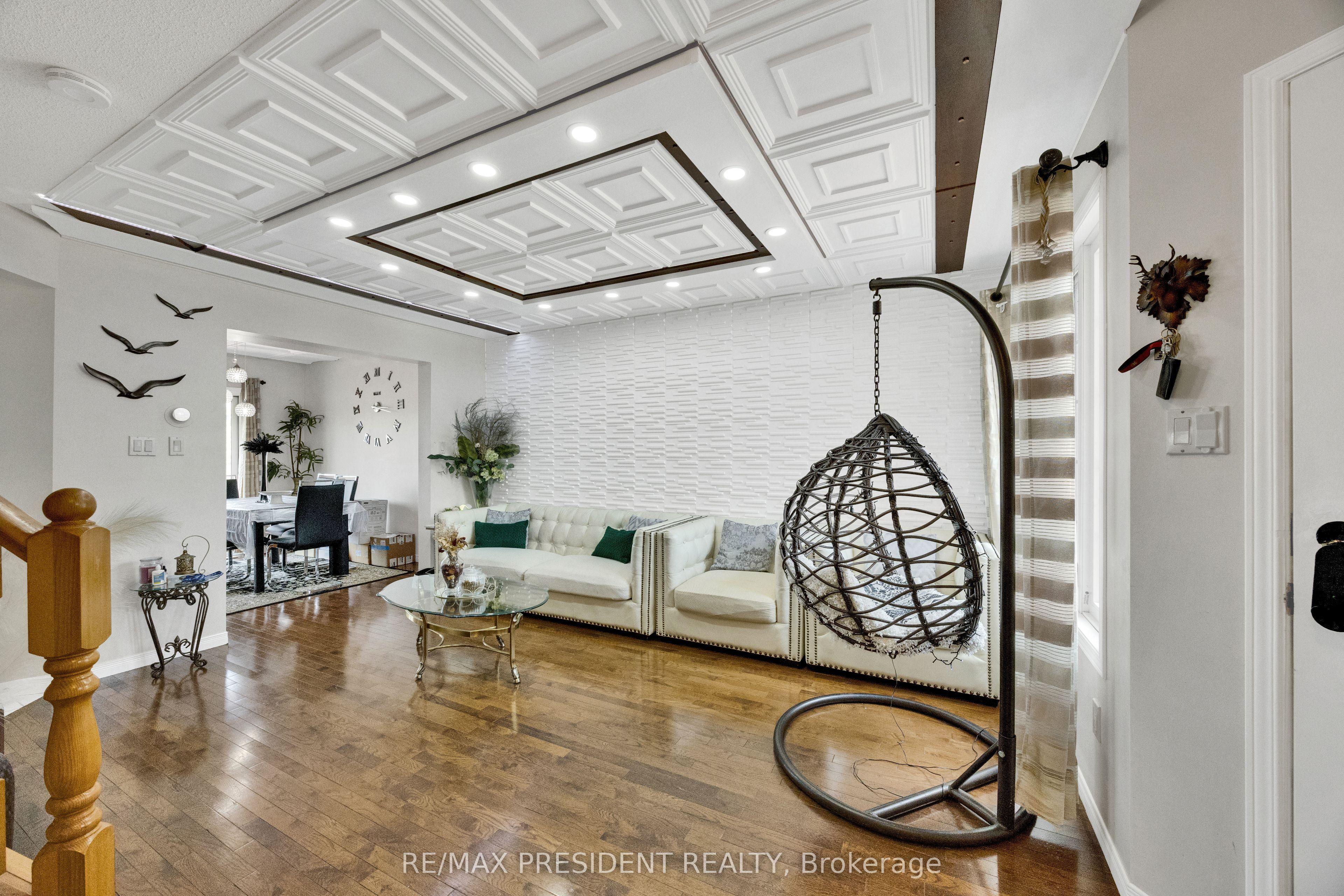 10 Chalkstone Drive, Unit 18 — photo 1