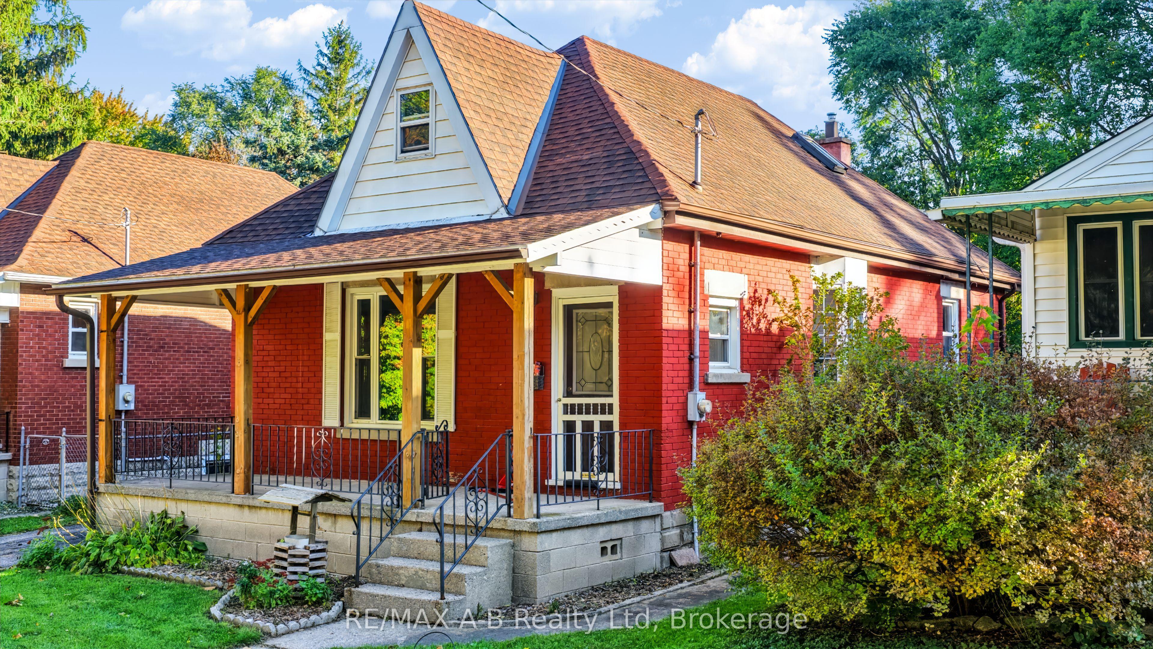 176 Sterling Street — photo 1