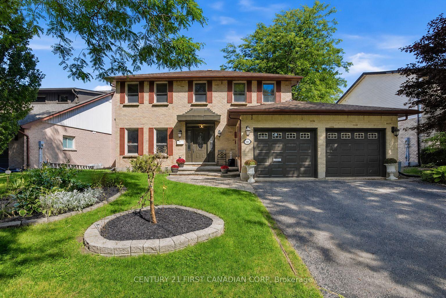199 Somerset Crescent — photo 1