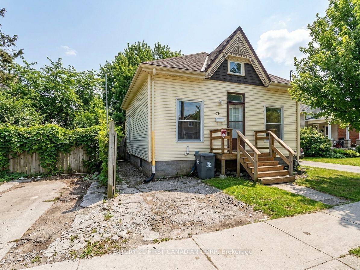 711 Little Grey Street — photo 1