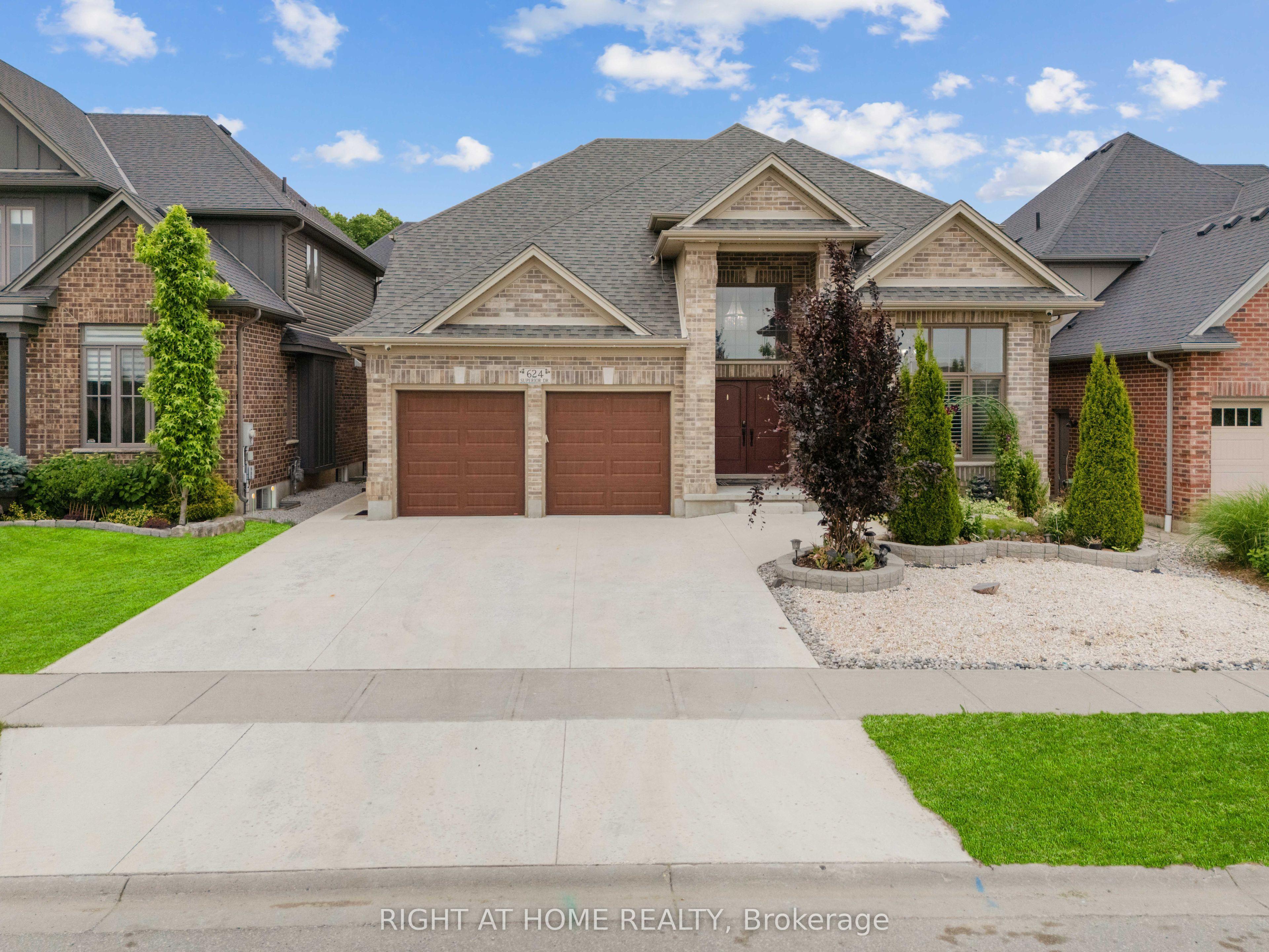 624 Superior Drive — photo 1