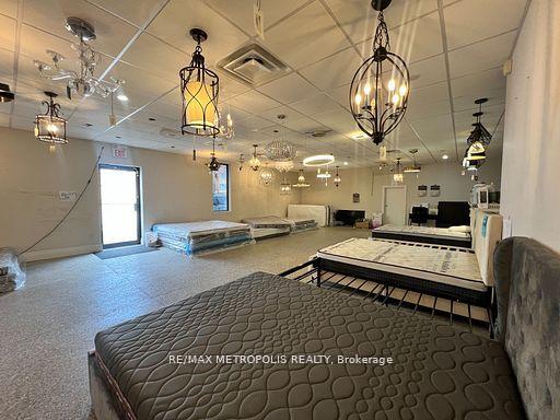551 York Street — photo 1