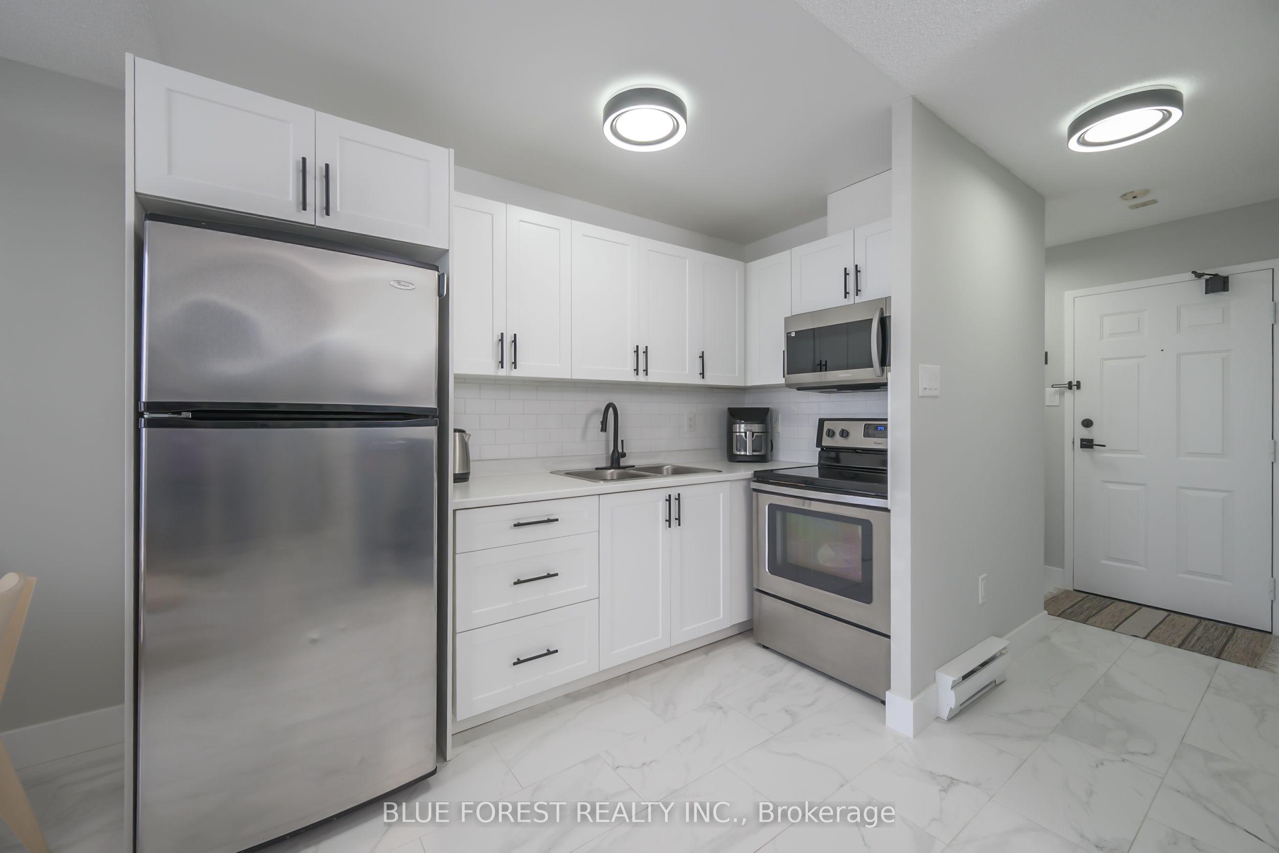 76 Base Line Road W, Unit 1105 — photo 1