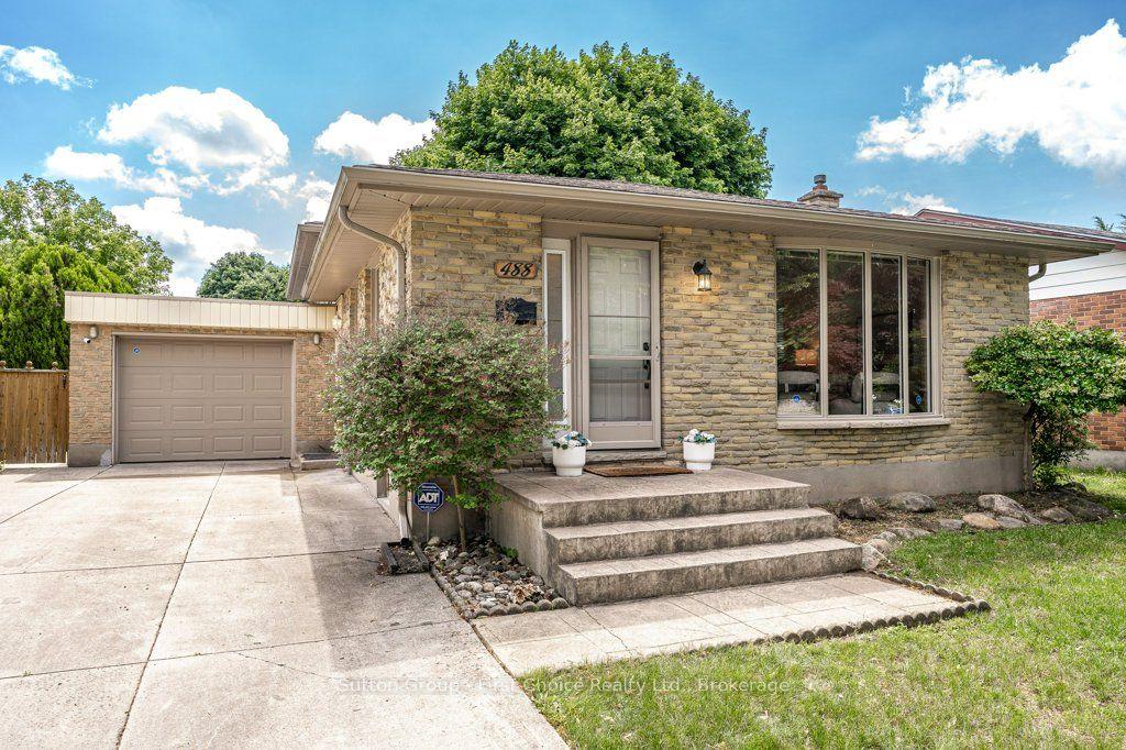 488 Castlegrove Boulevard — photo 1