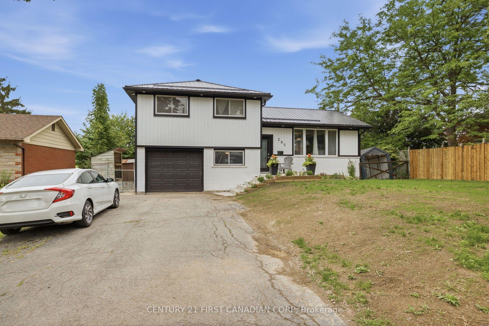 285 Panorma Crescent — photo 1