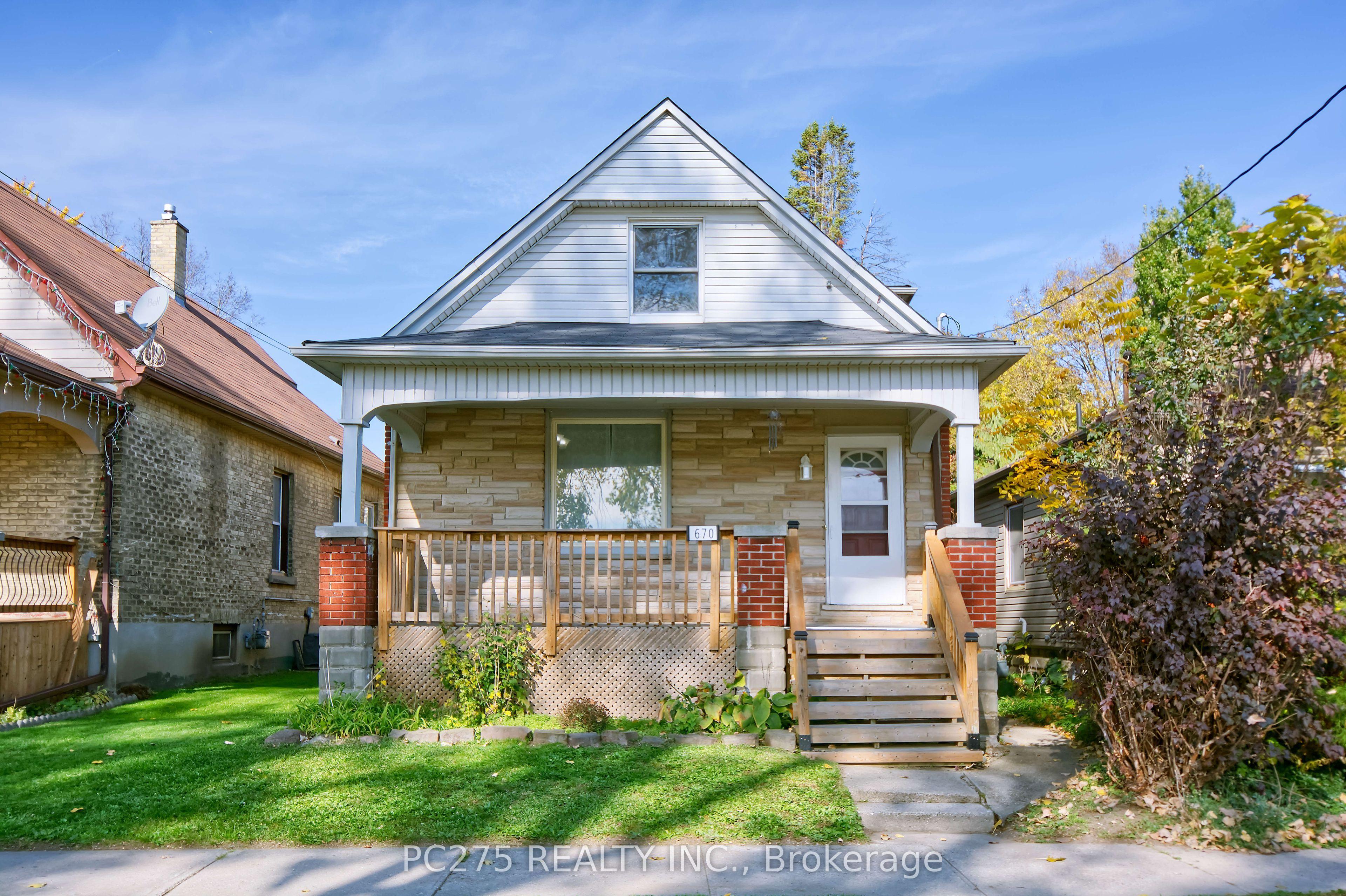 670 Trafalgar Street — photo 1