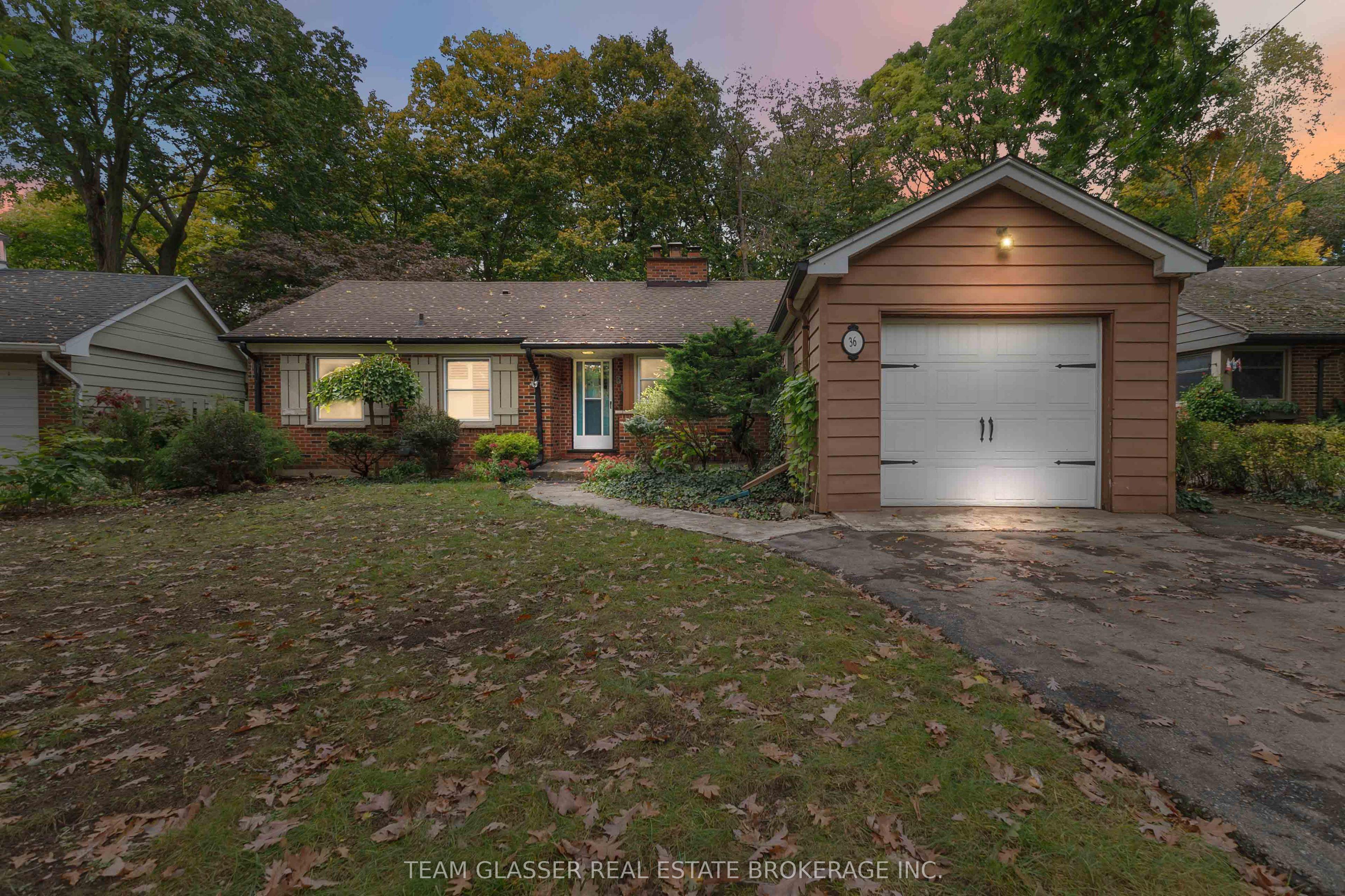 36 BRAEMAR Crescent — photo 1