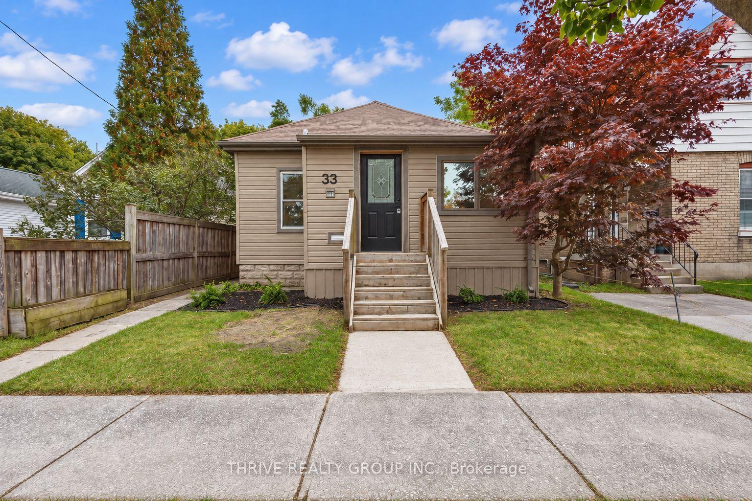 33 Glenwood Avenue E — photo 1
