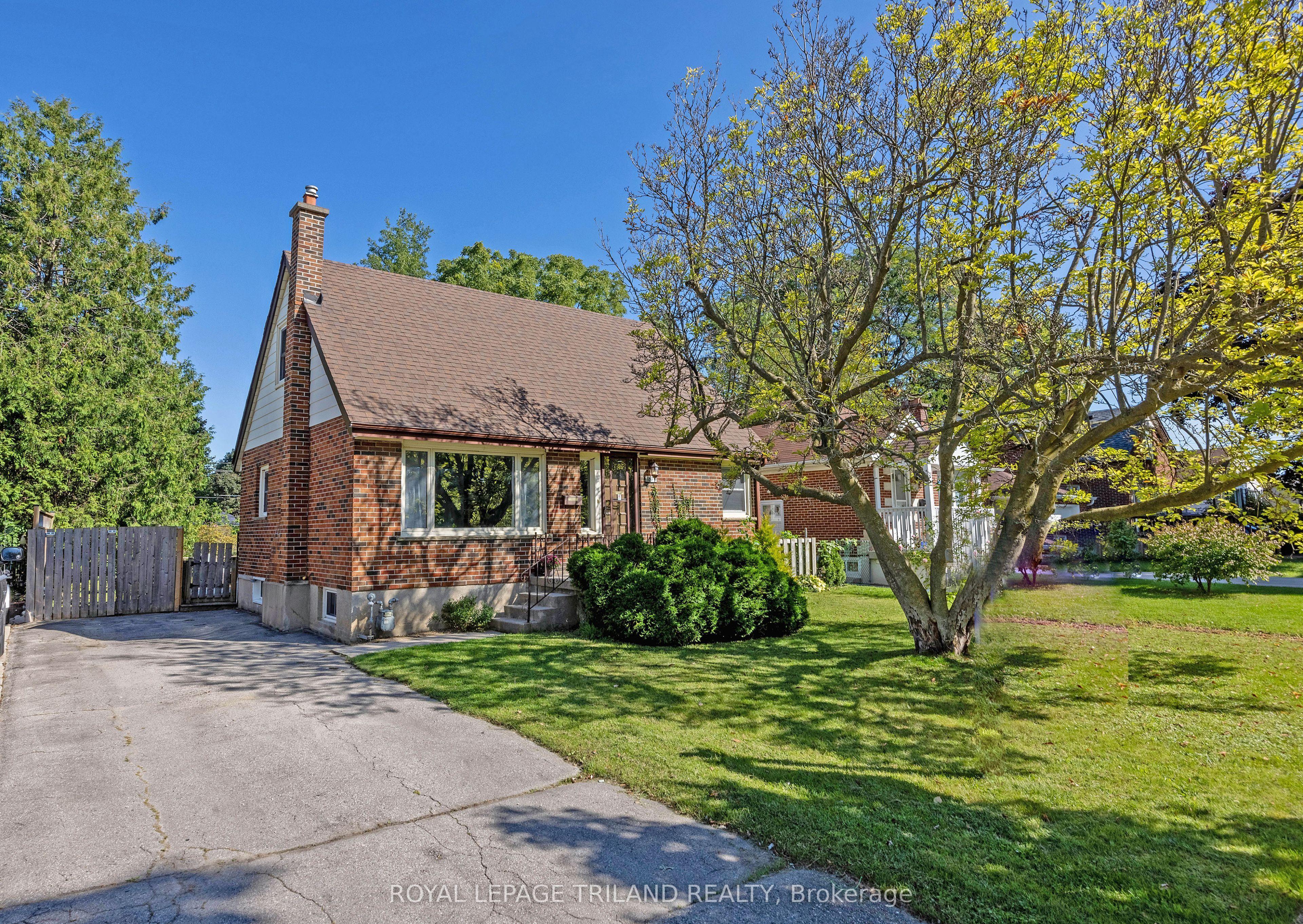 1874 Churchill Avenue — photo 1