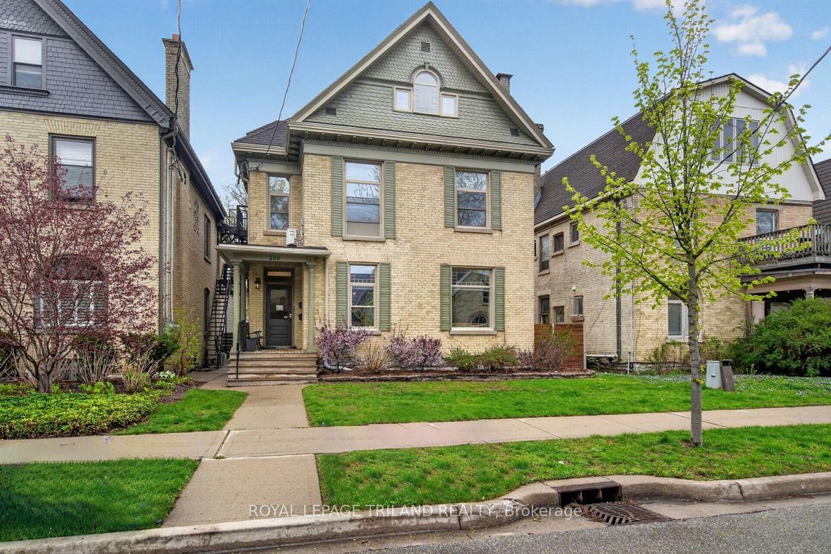 298 Hyman Street — photo 1