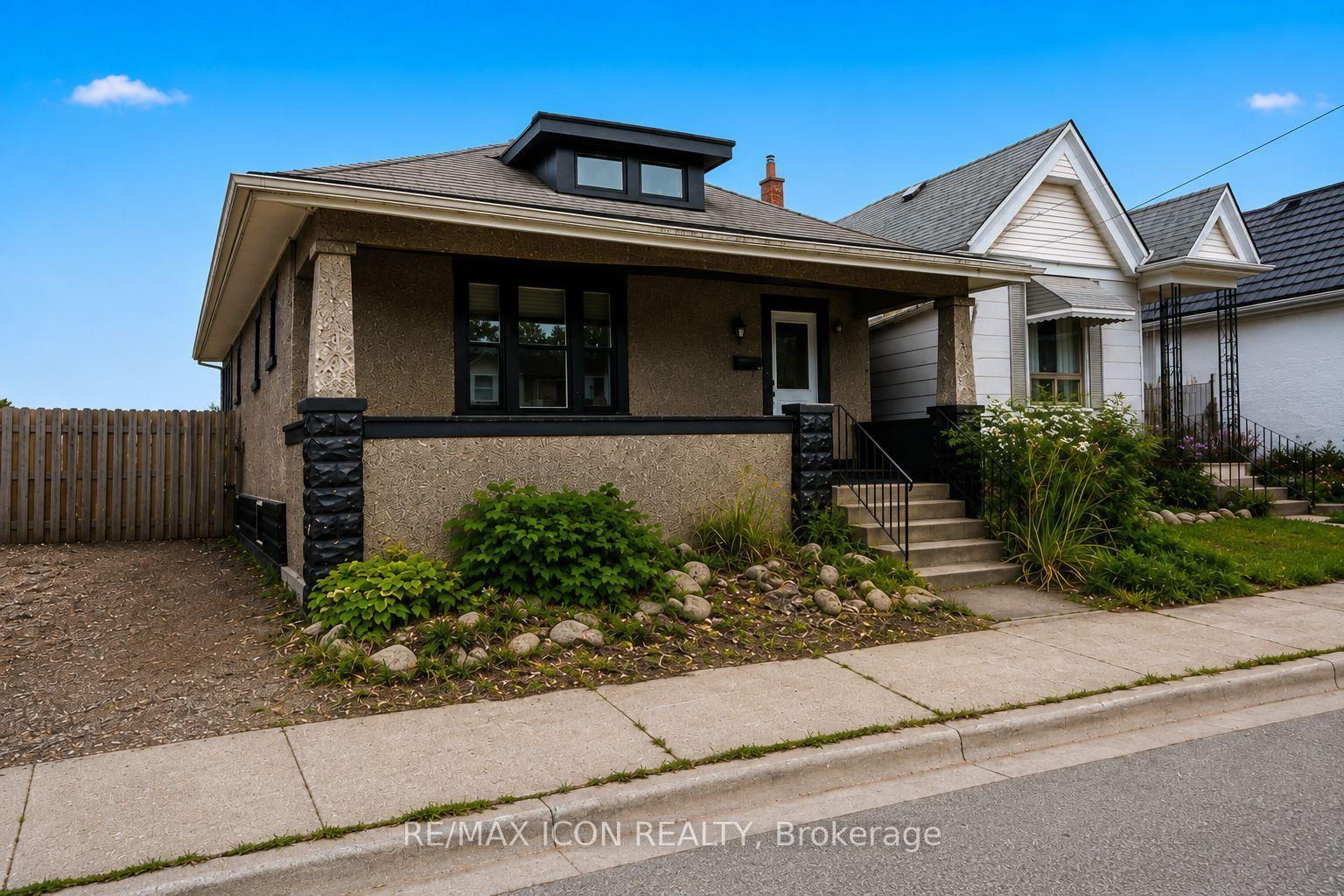 31 Mount Pleasant Avenue — photo 1