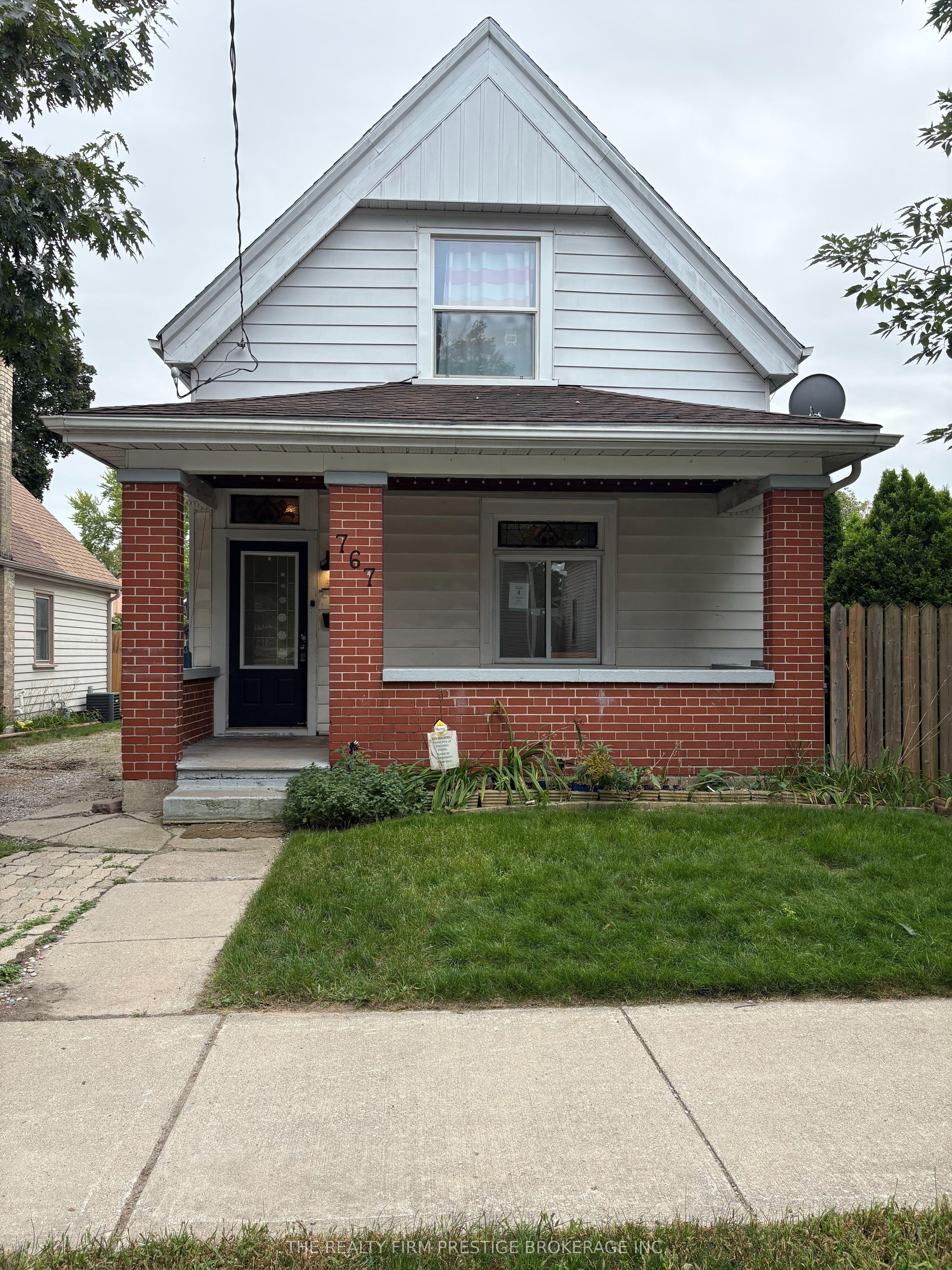 767 Elias Street N — photo 1