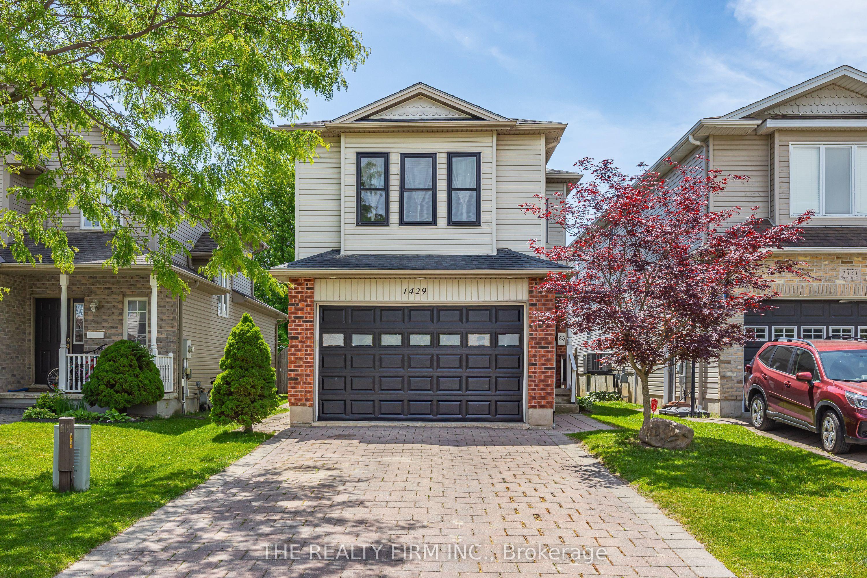 1429 Aspenridge Crescent — photo 1