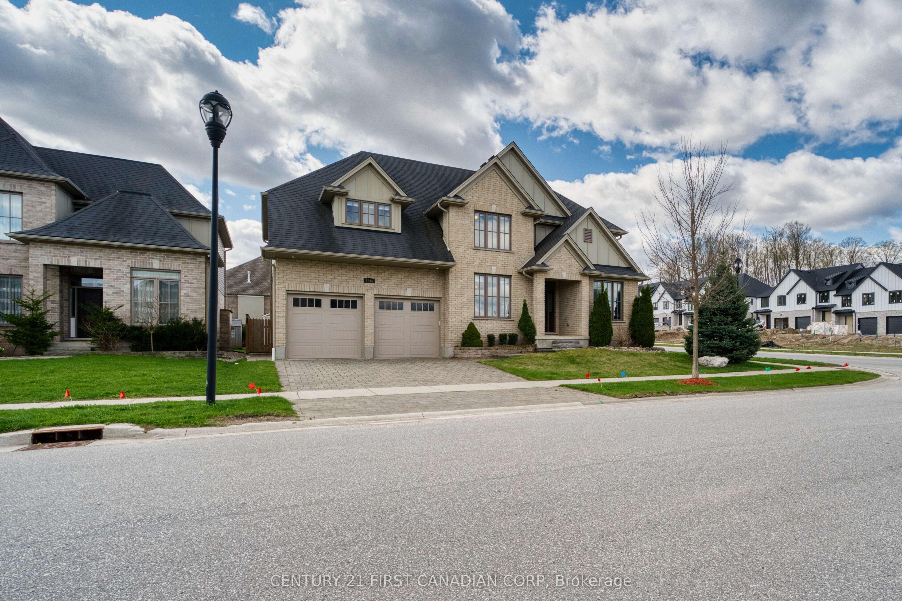1895 Sumac Way — photo 1